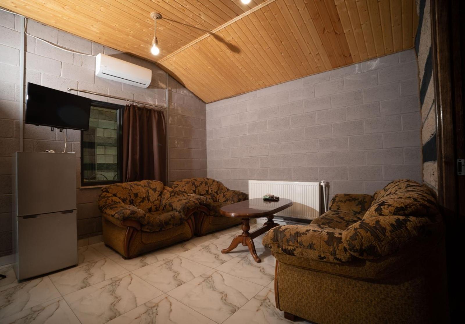 Arevik Resort Cottages