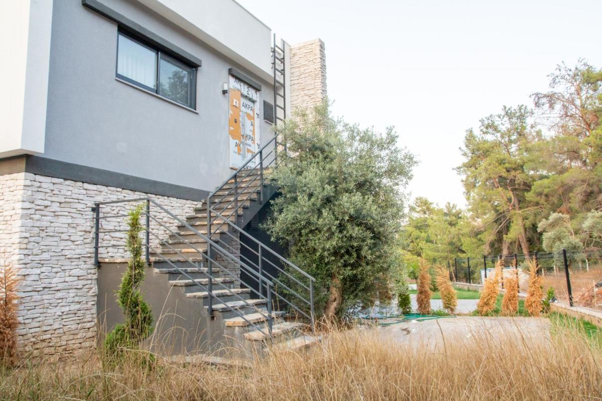 Hotel Chic Flat w Garden 1 min to Milas Coast - Image 1