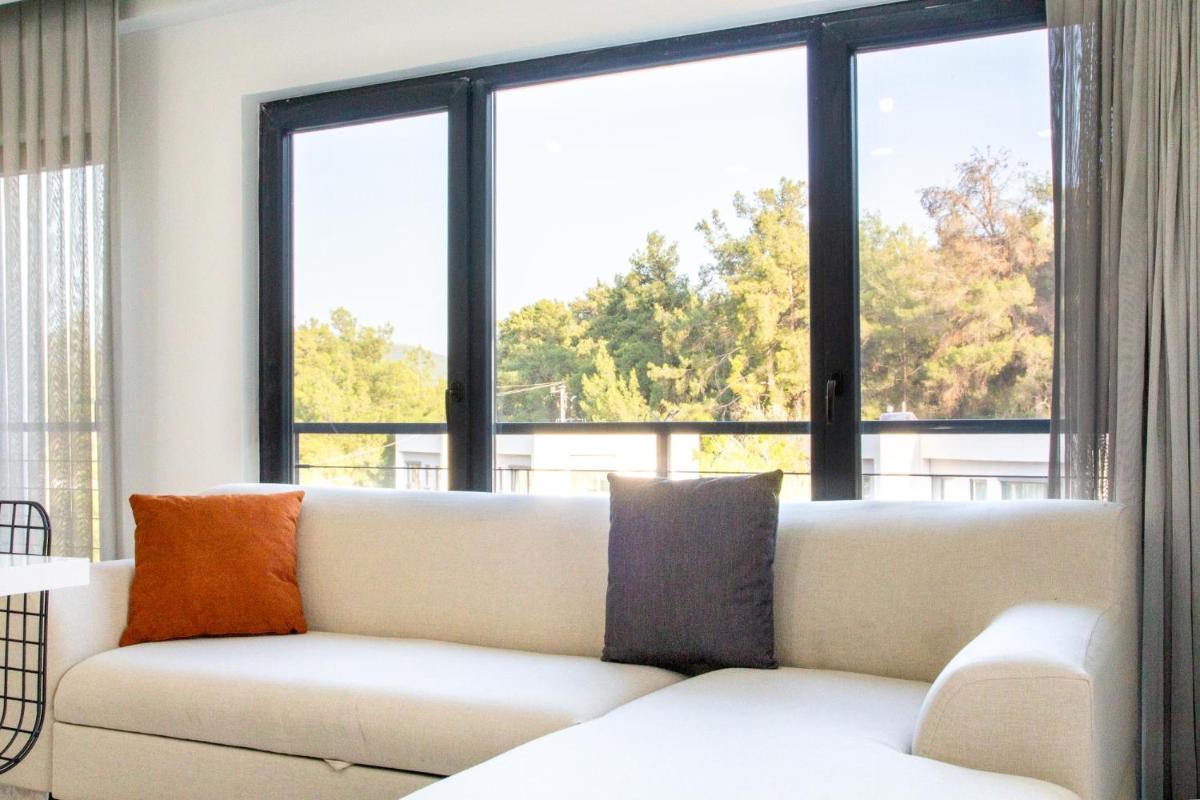 Sleek Flat w Garden 5 min to Beach in Milas view 2