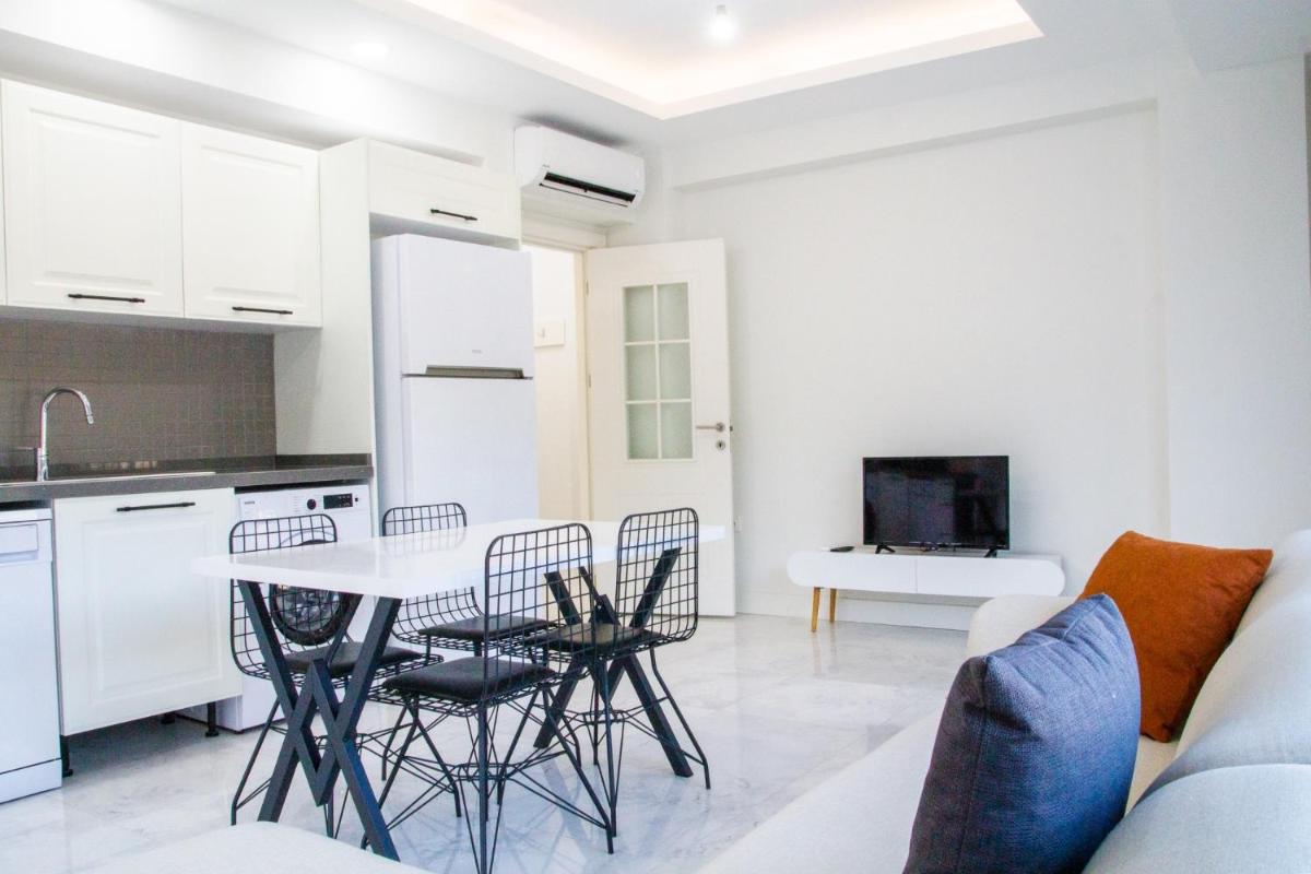 Sleek Flat w Garden 5 min to Beach in Milas view 3