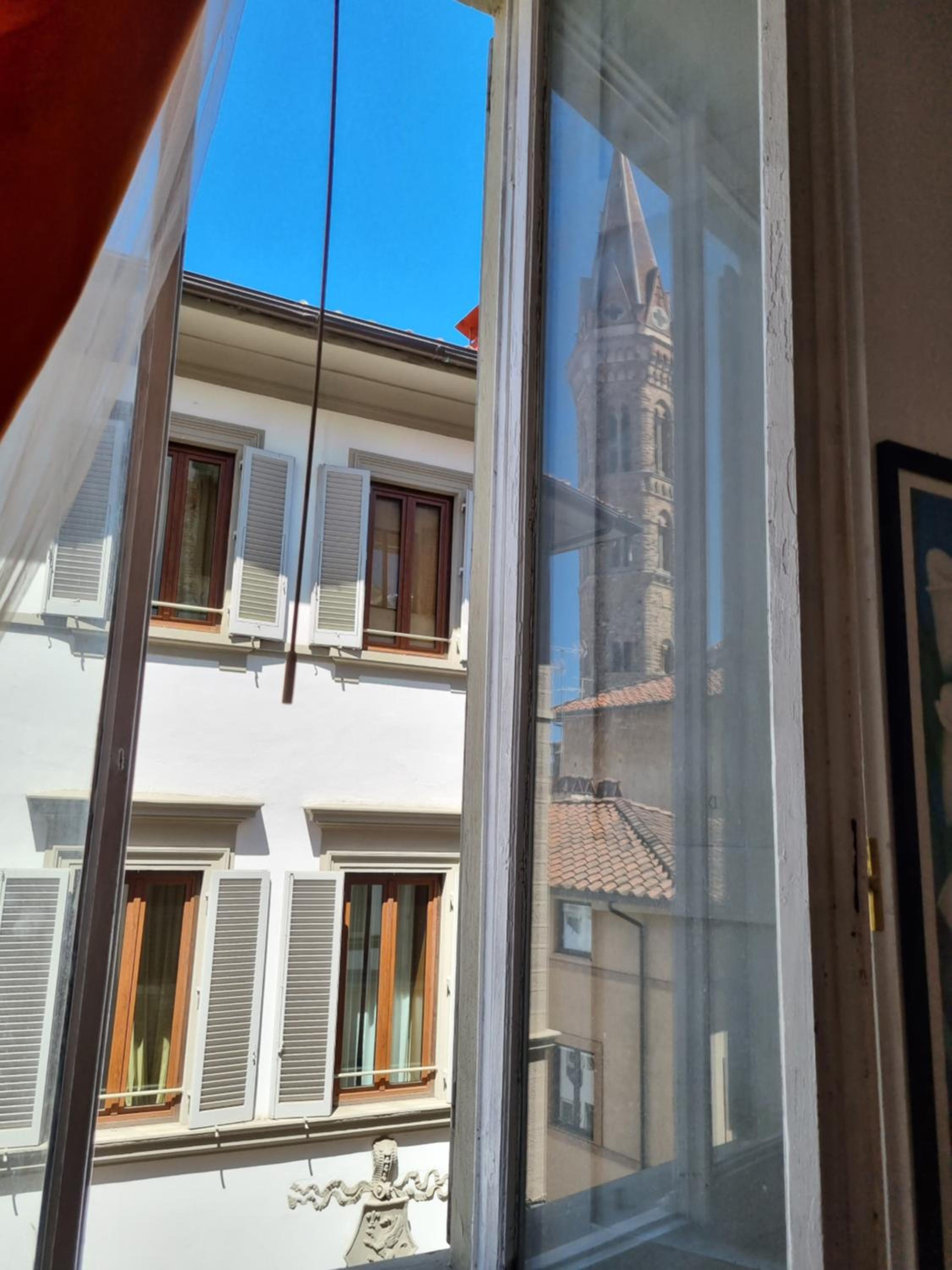 LA SEDE DELL'ARTE Monolocale Studio e Camere in Torre Medievale vicino a Duomo e Piazza Signoria