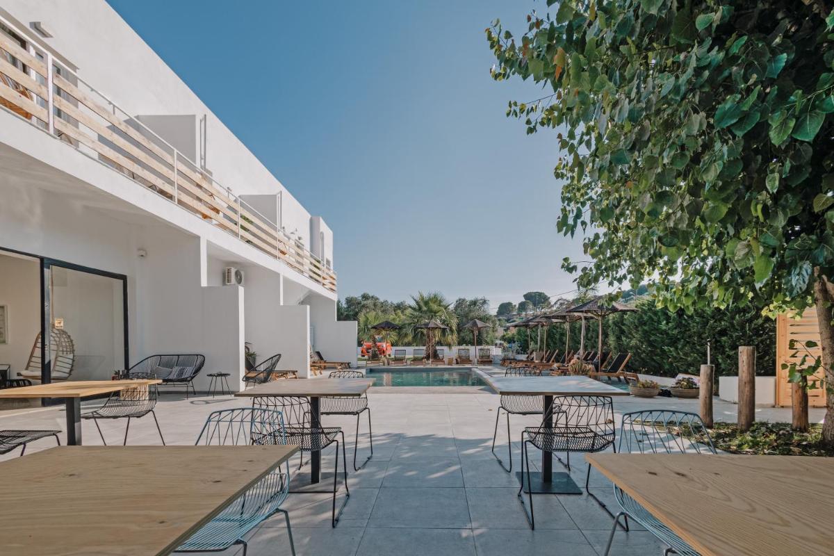outdoor BBQ area
