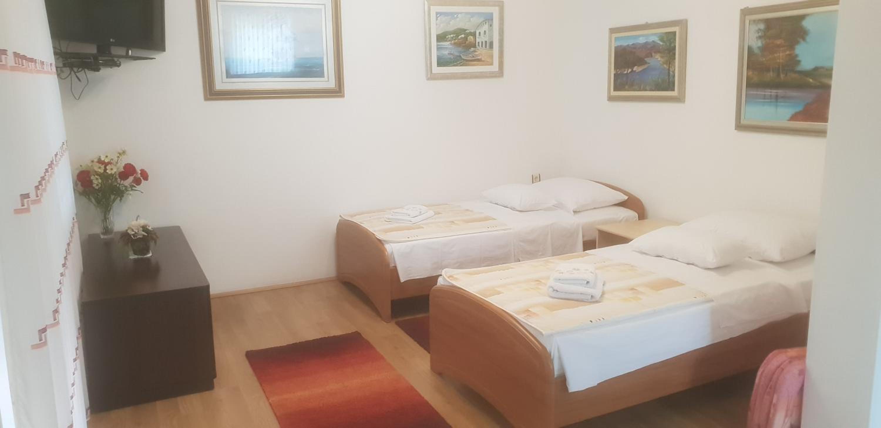 Apartments Miše