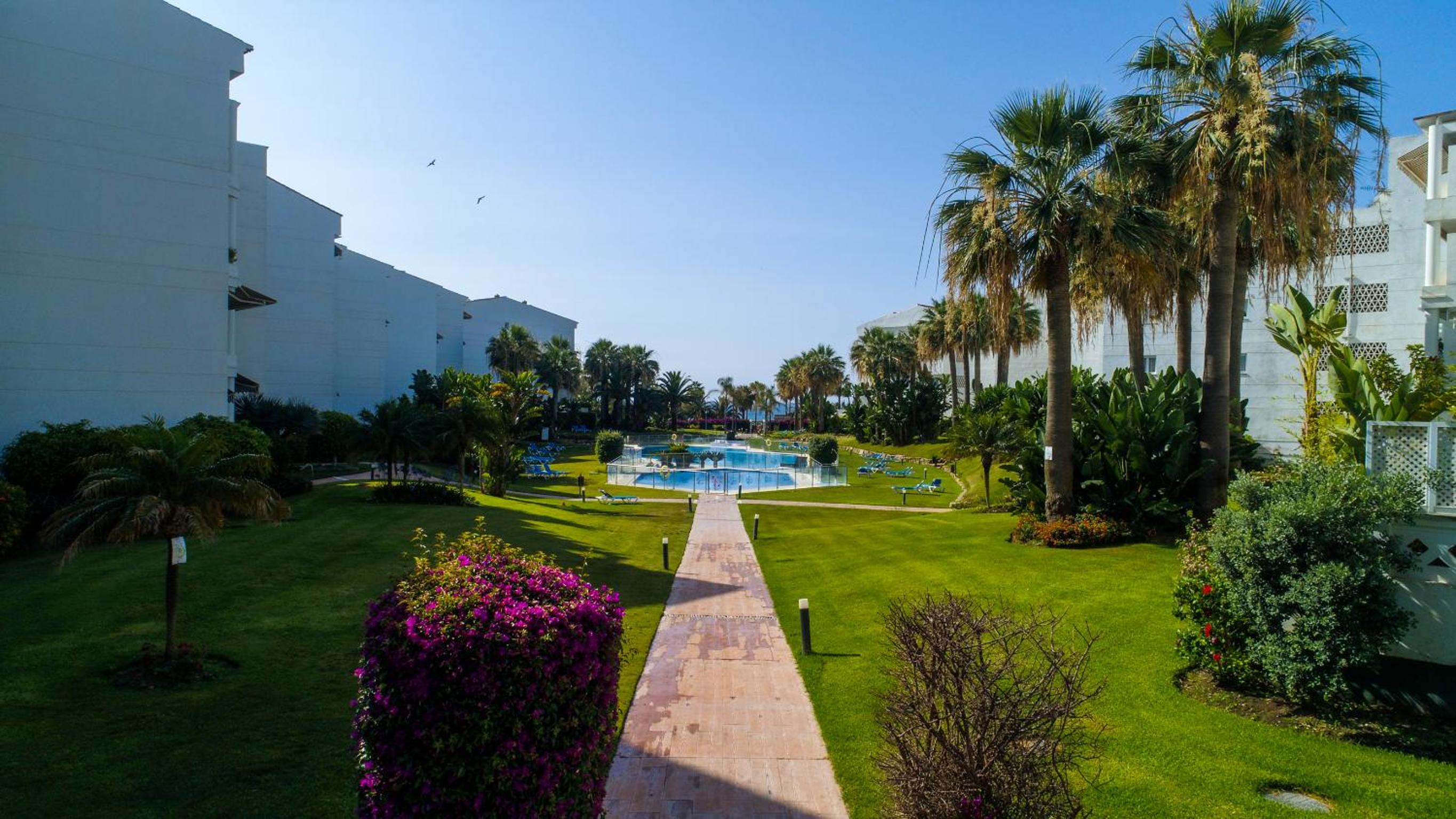 MARBELLA BANUS SUITES - Banus Playa Rocio Beachfront Complex