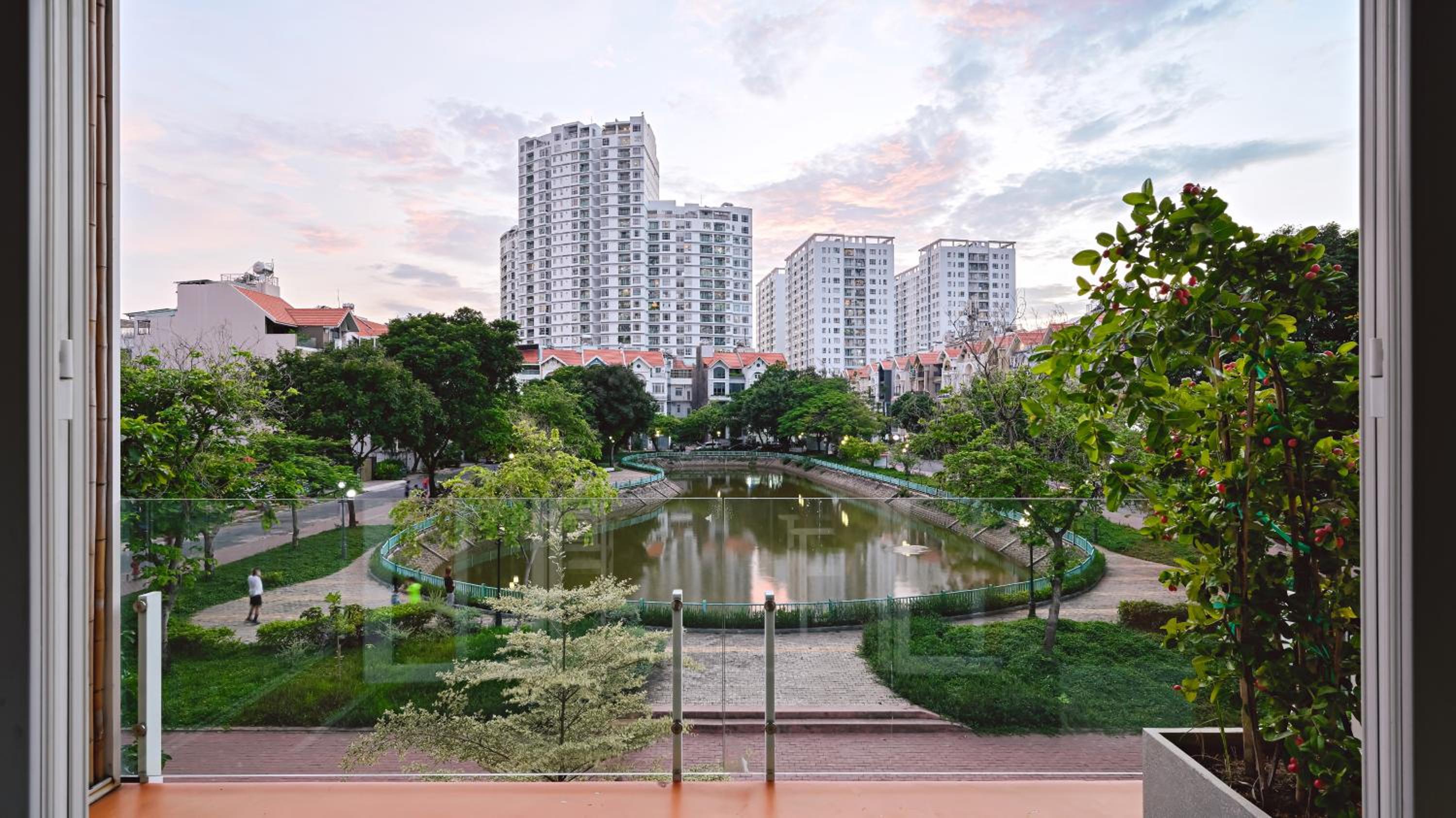 Lakeview Park Villas - Every Duplex with Private Pool