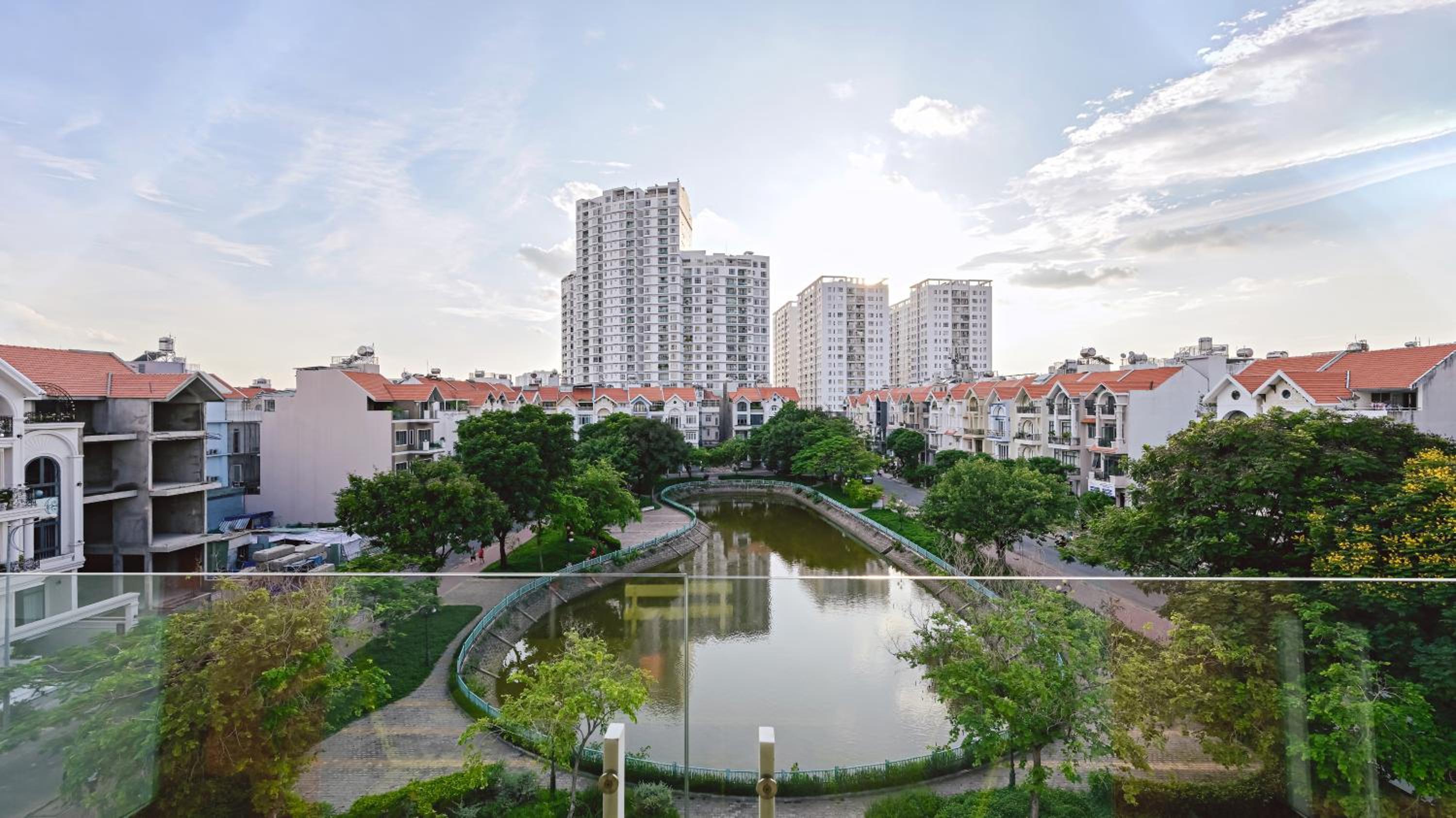 Lakeview Park Villas - Every Duplex with Private Pool