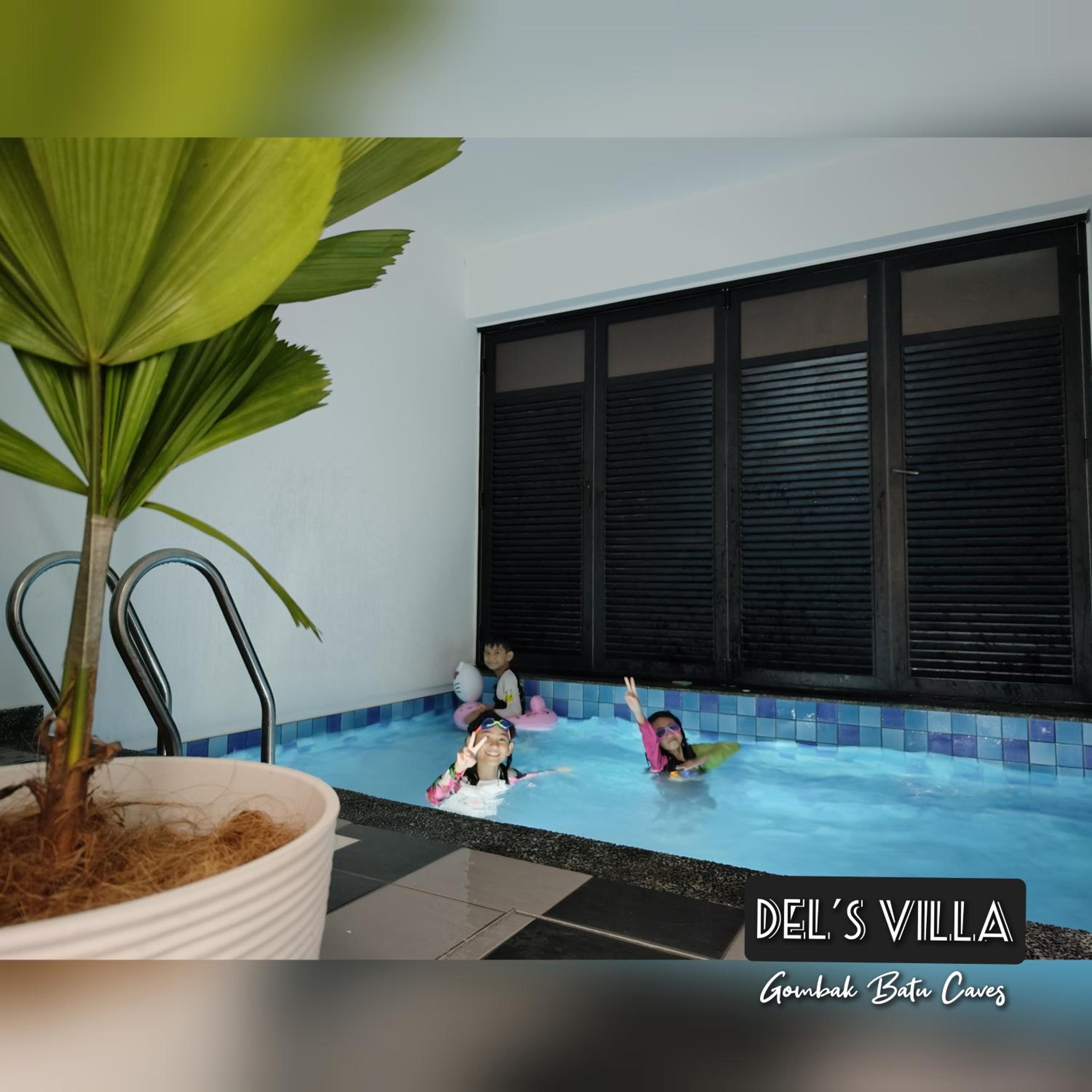 Dels Villa with private pool near UIA Batu Caves Gombak photo 1