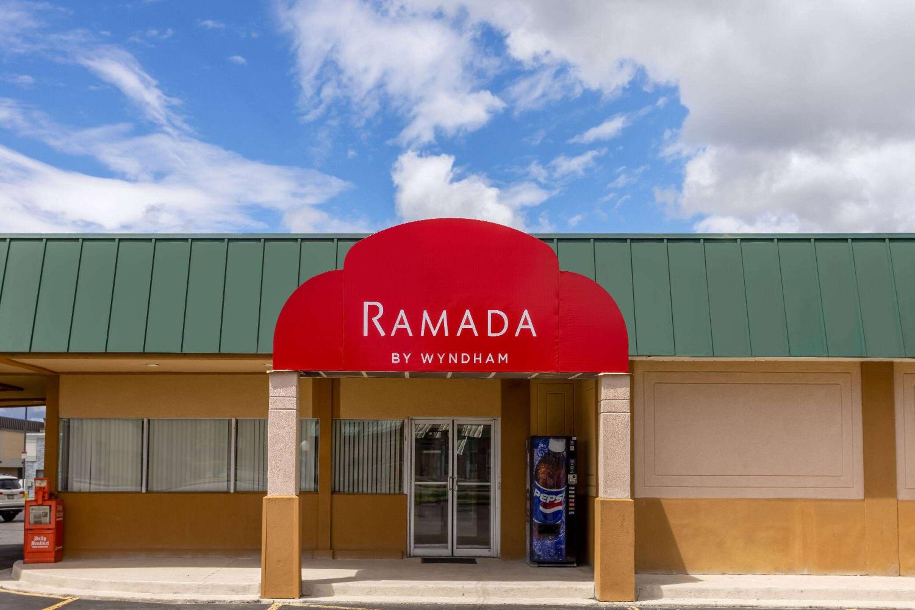 Ramada by Wyndham Rome - Verona view 2
