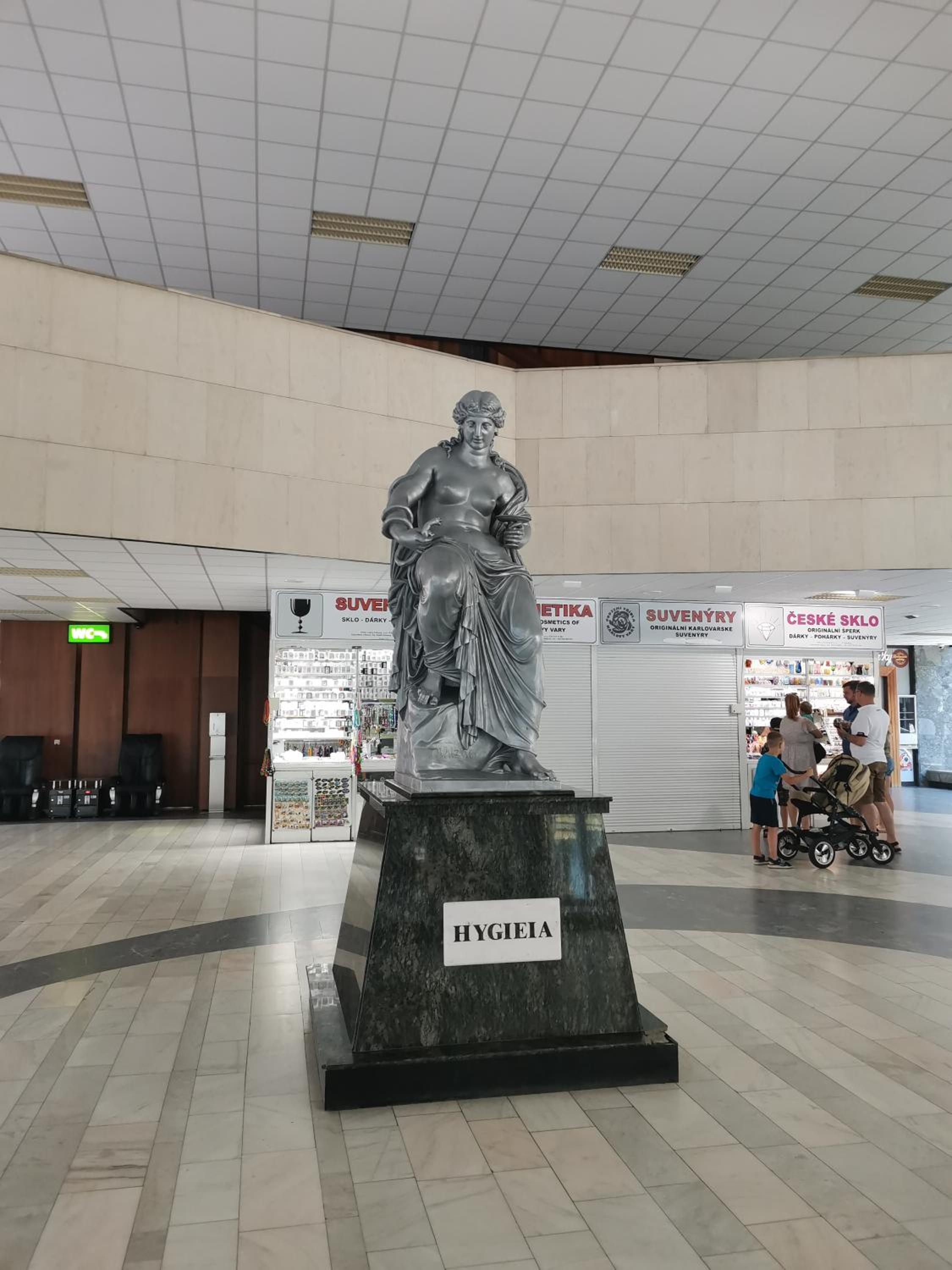 Ubytování Ester - ÚTULNÝ BYT V LÁZEŇSKÉM CENTRU KARLOVÝCH VARŮ SE ZAHRÁDKOU