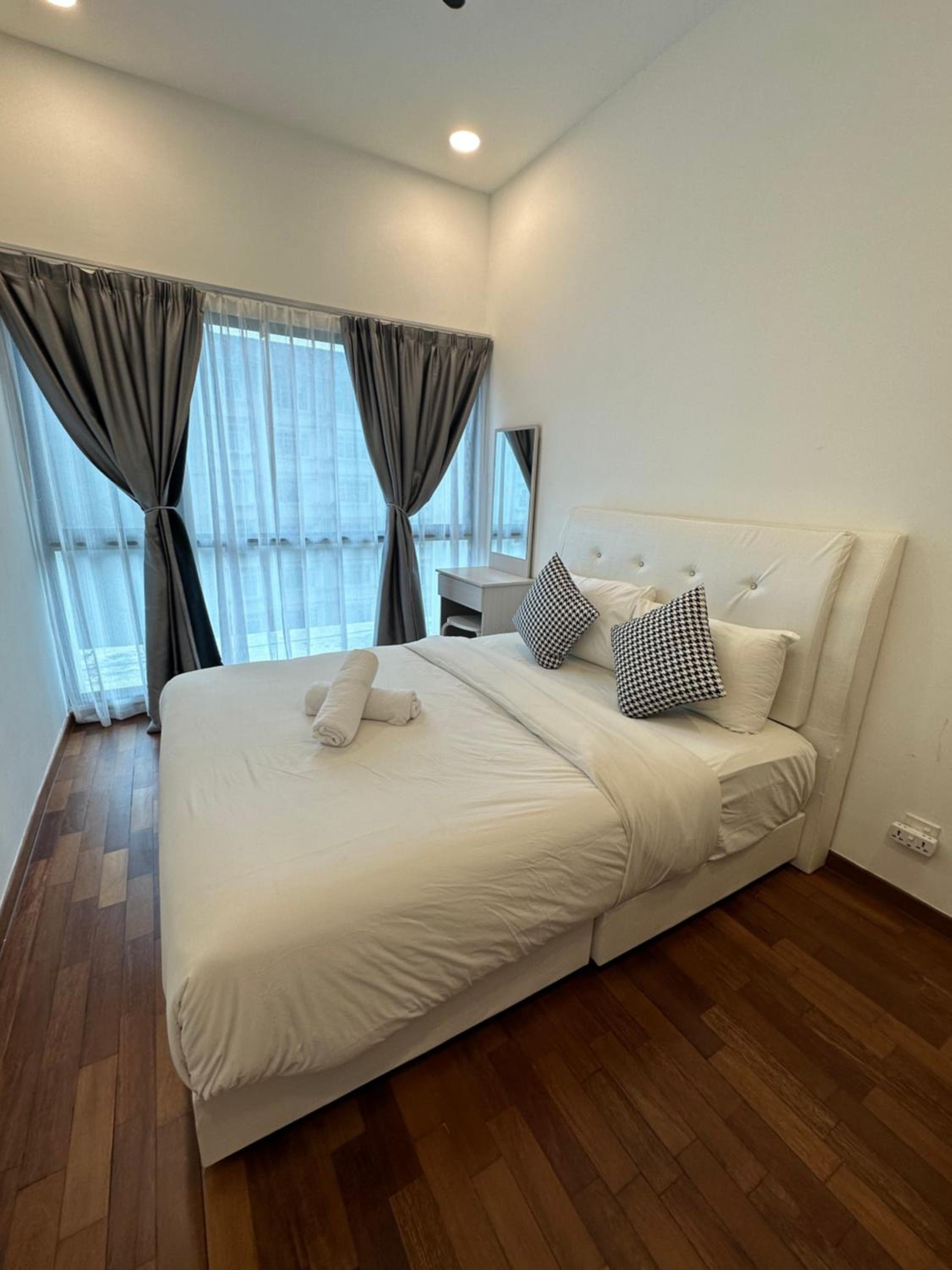 Reizz Condo 2R2B KLCC Ampang, Embassy, KL Tower City View