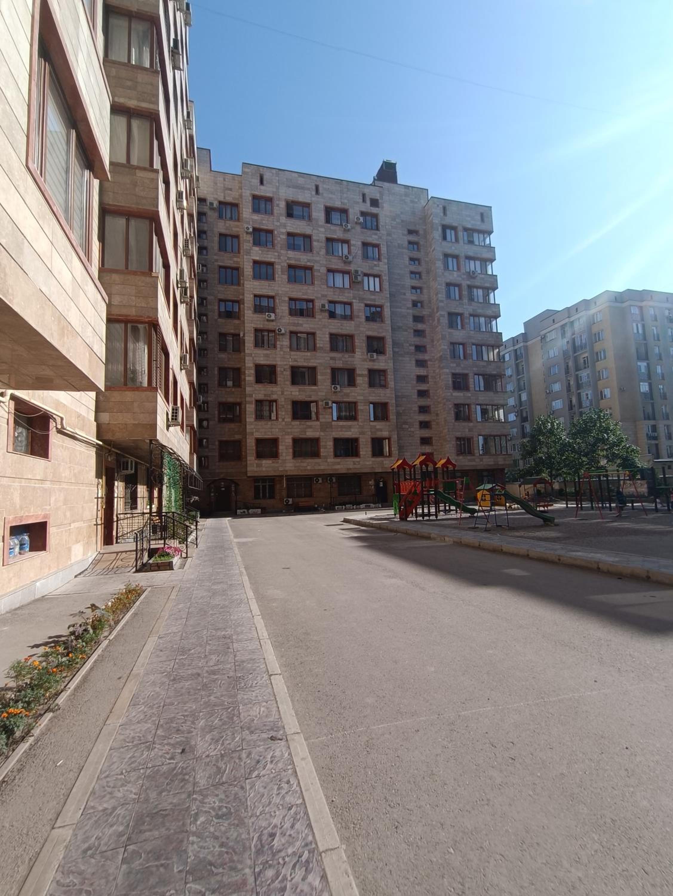 Cozy apartment in the city center view 3