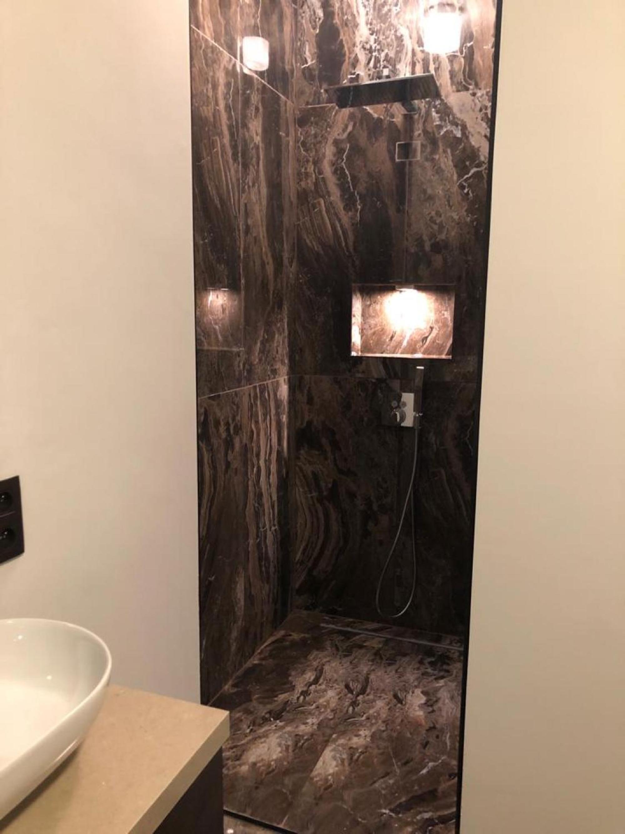 Botanique Suites AirBnB, Antwerp
