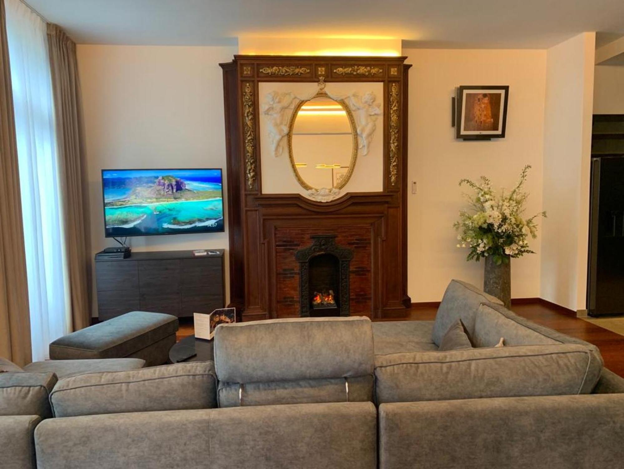 Botanique Suites AirBnB, Antwerp