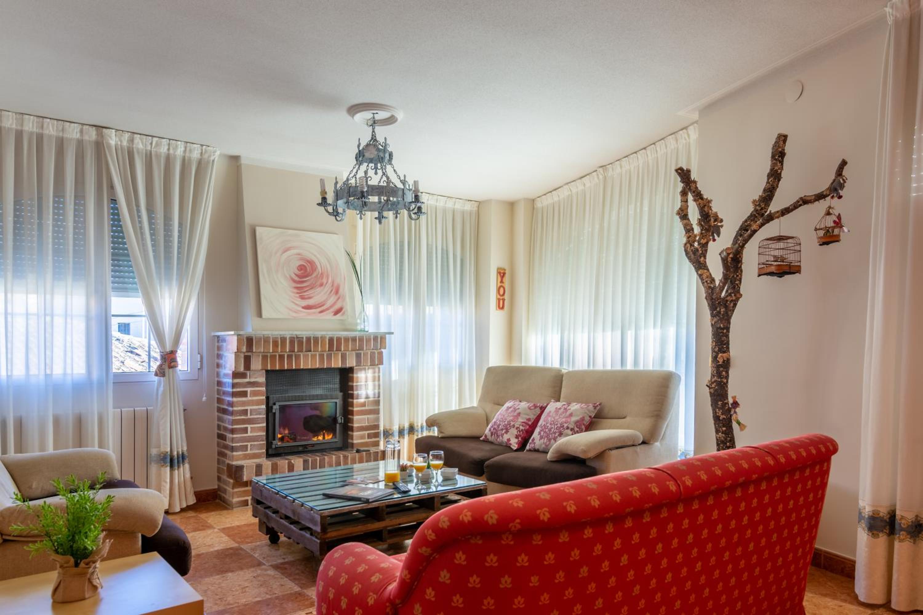 Gran apartamento CON JARDIN a 55 min de Madrid wifi free aparca en la puerta