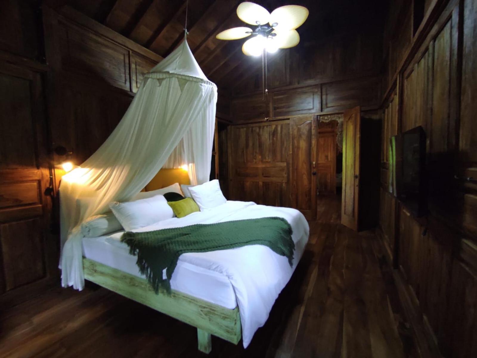 Villa Joglo Omah Kempalan, private pool, 6 BR in Sentul view 4