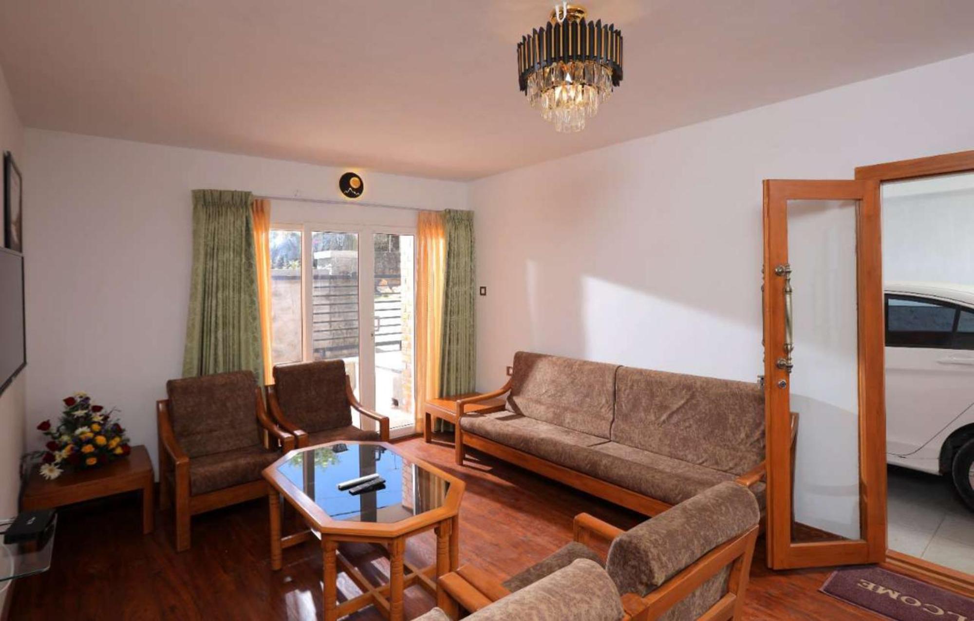 GREENWHICH VILLA