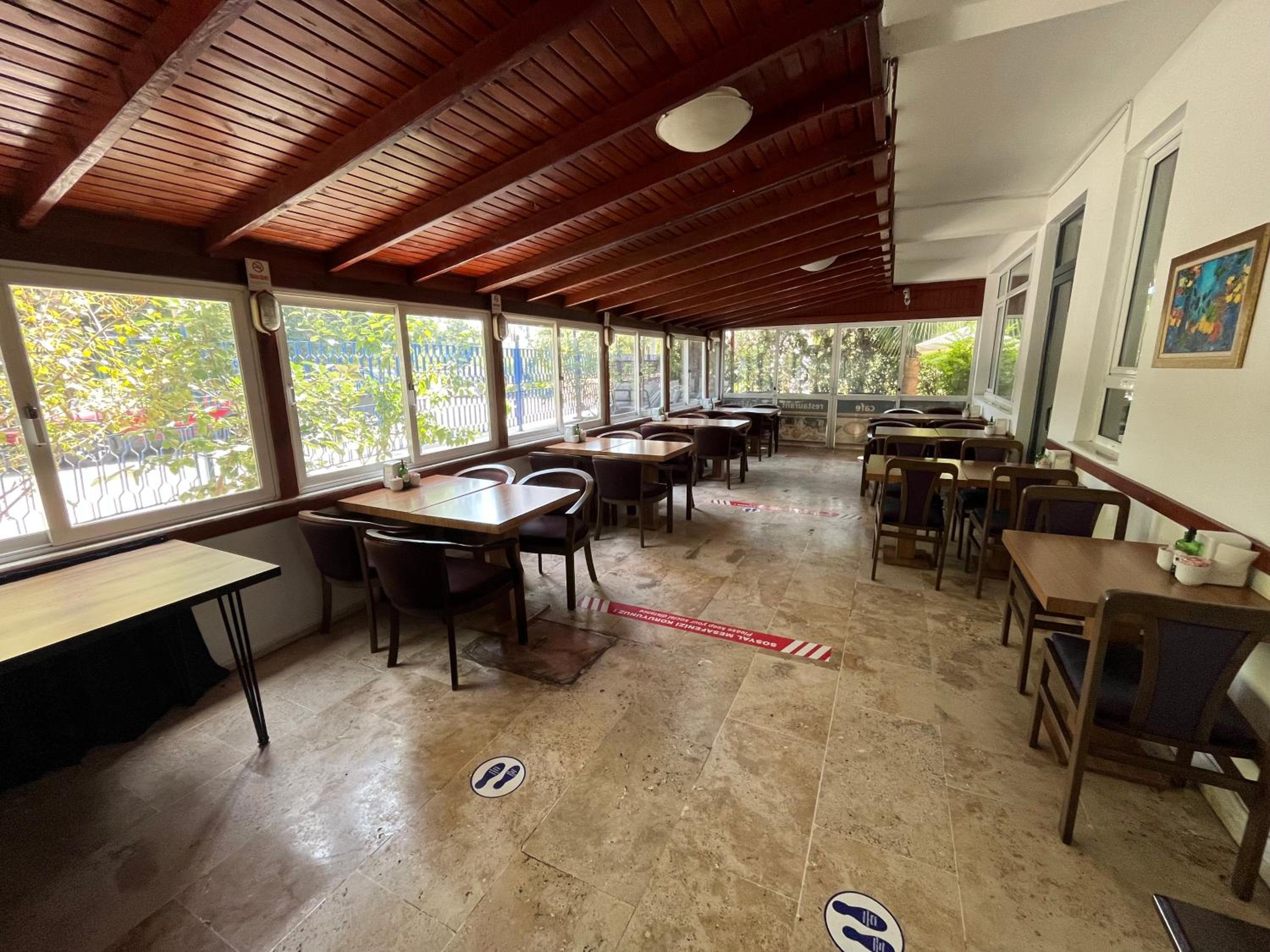 Hotel Lunay - Image 11