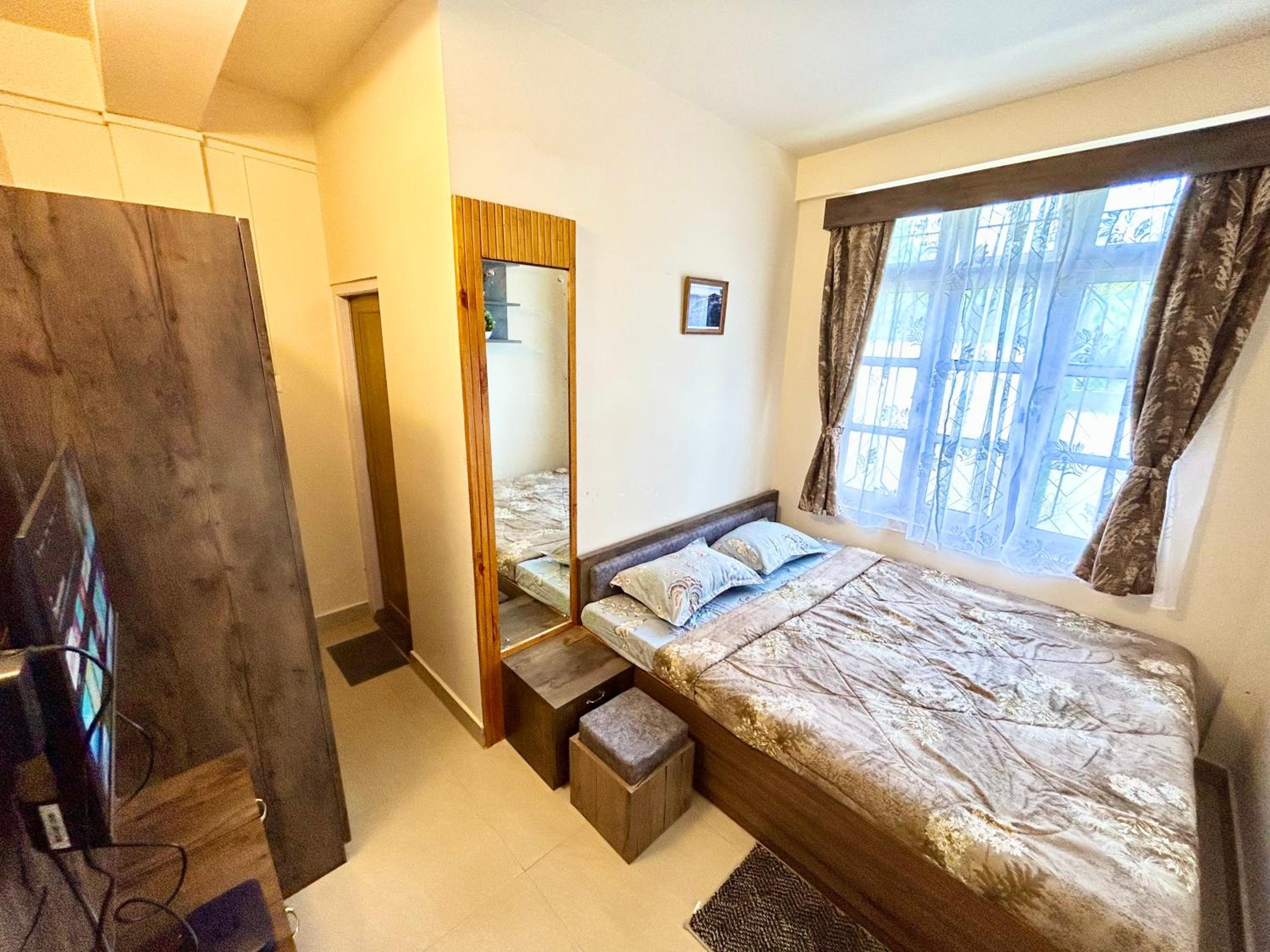 Yepplo Holiday Home - Complimentary Breakfast - 24 hrs Caretaker & Power Backup view 5