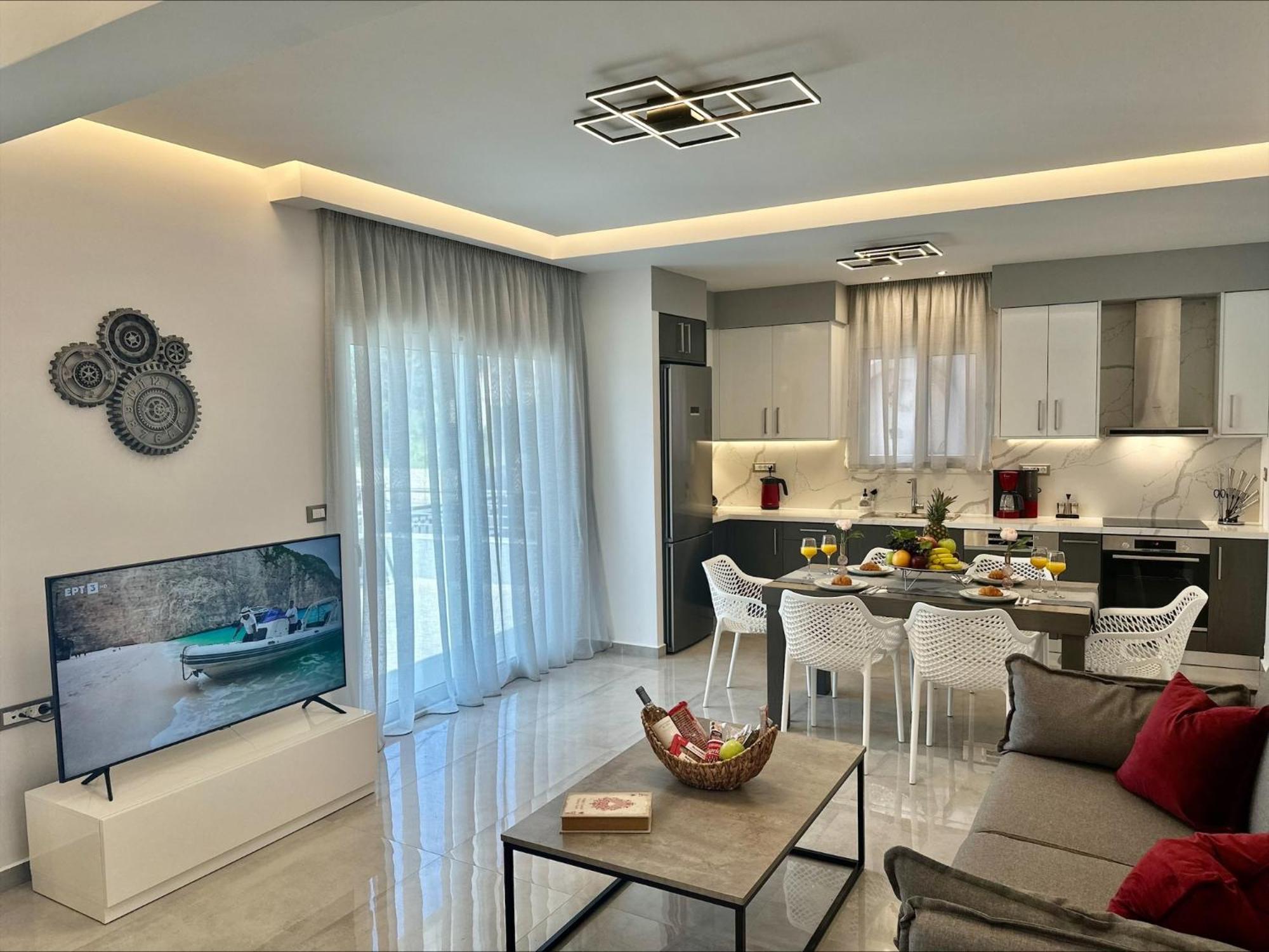 Flev's Luxury House with pool view 5