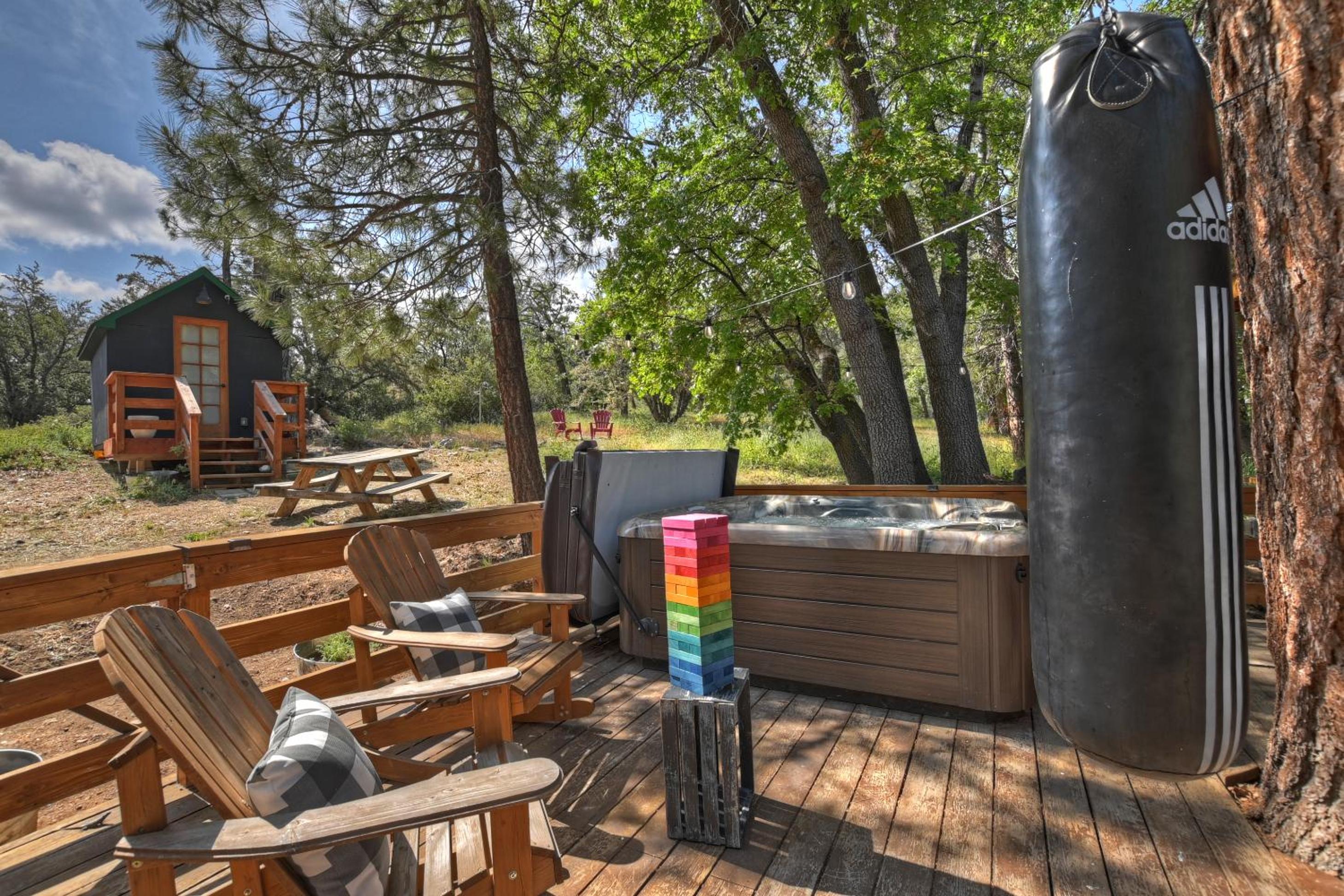 New!!! Dreamy Bear Haus- Updated Retro Retreat & Spa, Pet & Kid Friendly view 3