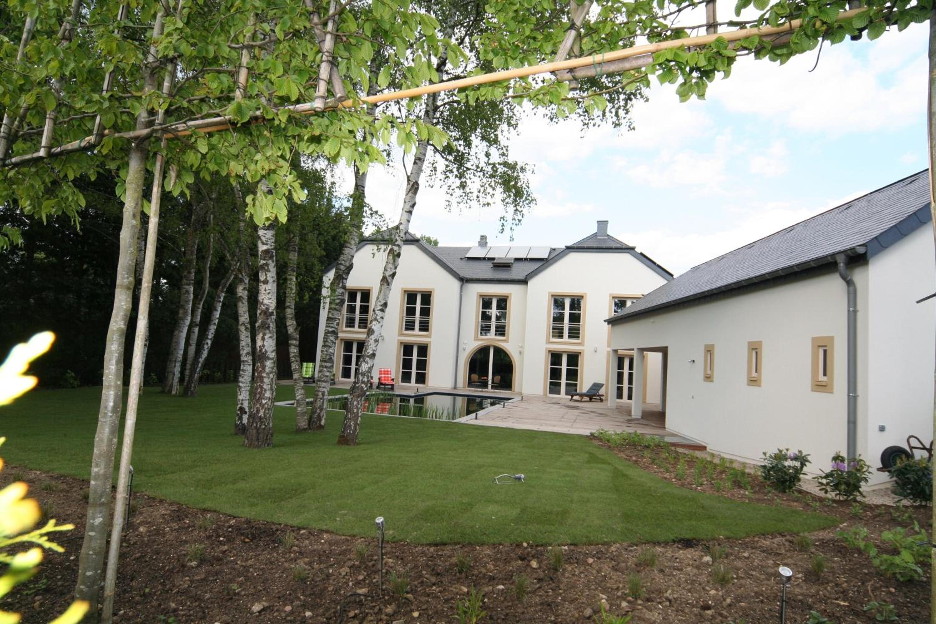 B&B White Pearl view 2
