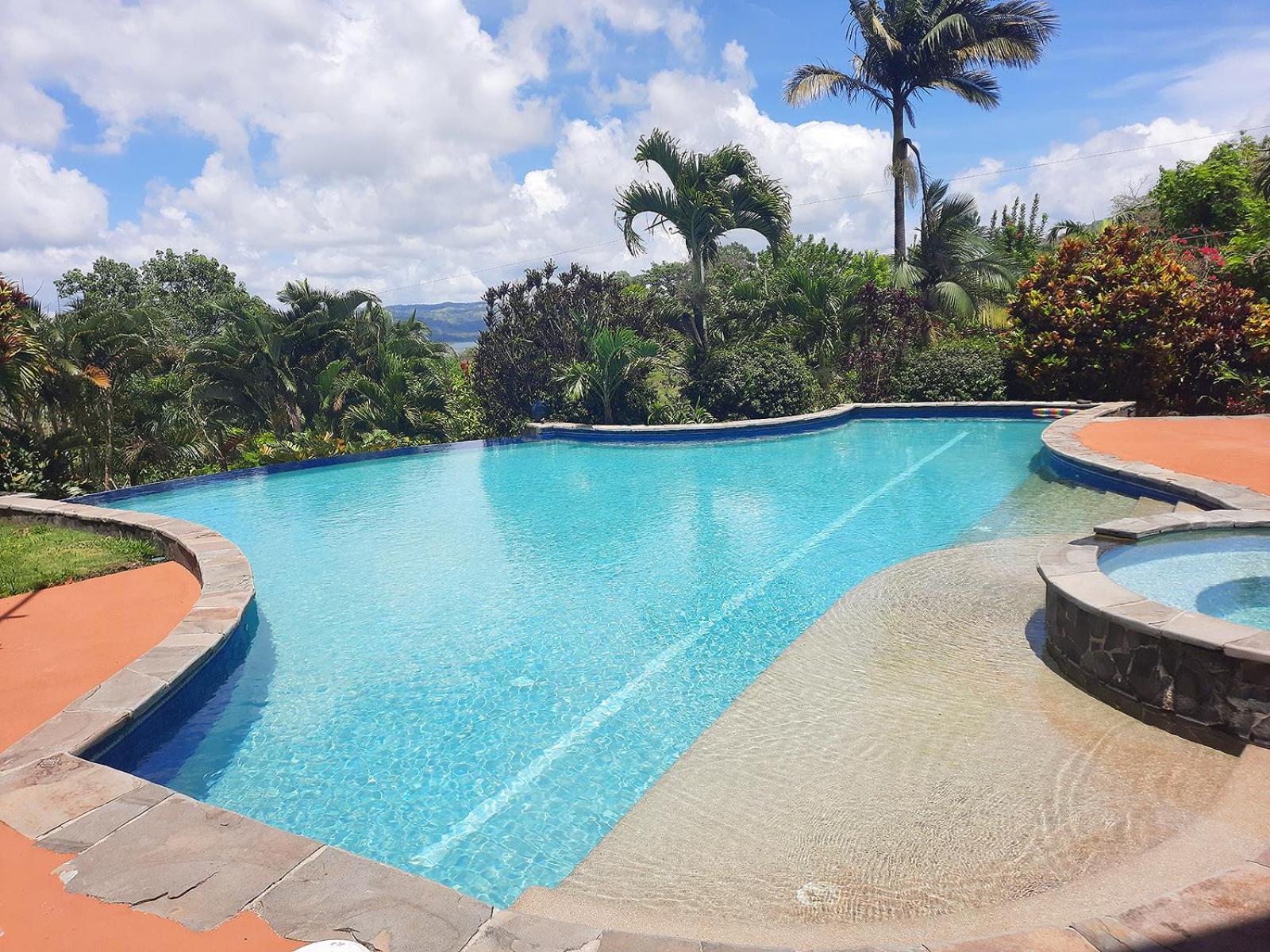 TOP RATED - Stunning Lake Arenal 2 Bed Country House