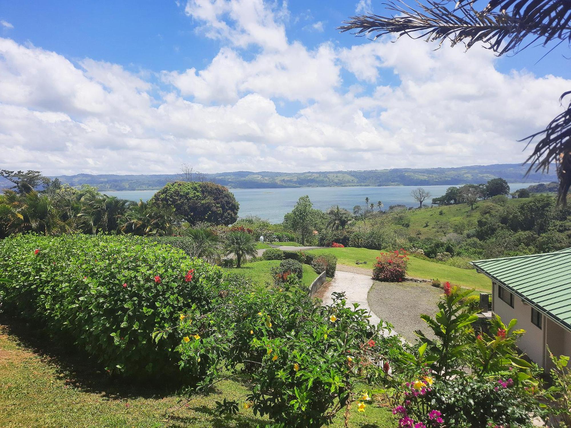 TOP RATED - Stunning Lake Arenal 2 Bed Country House