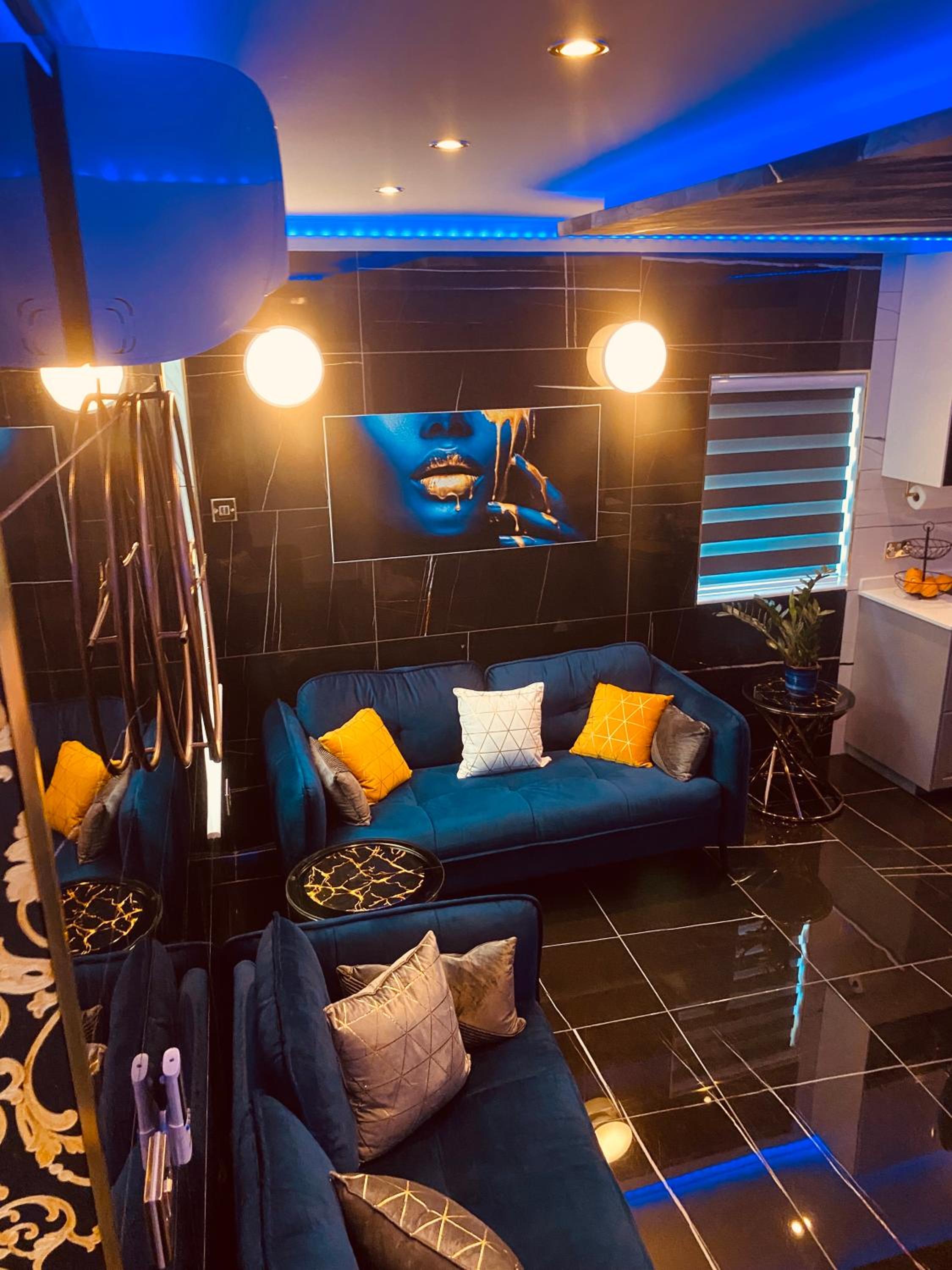 Azure Gold Apartment