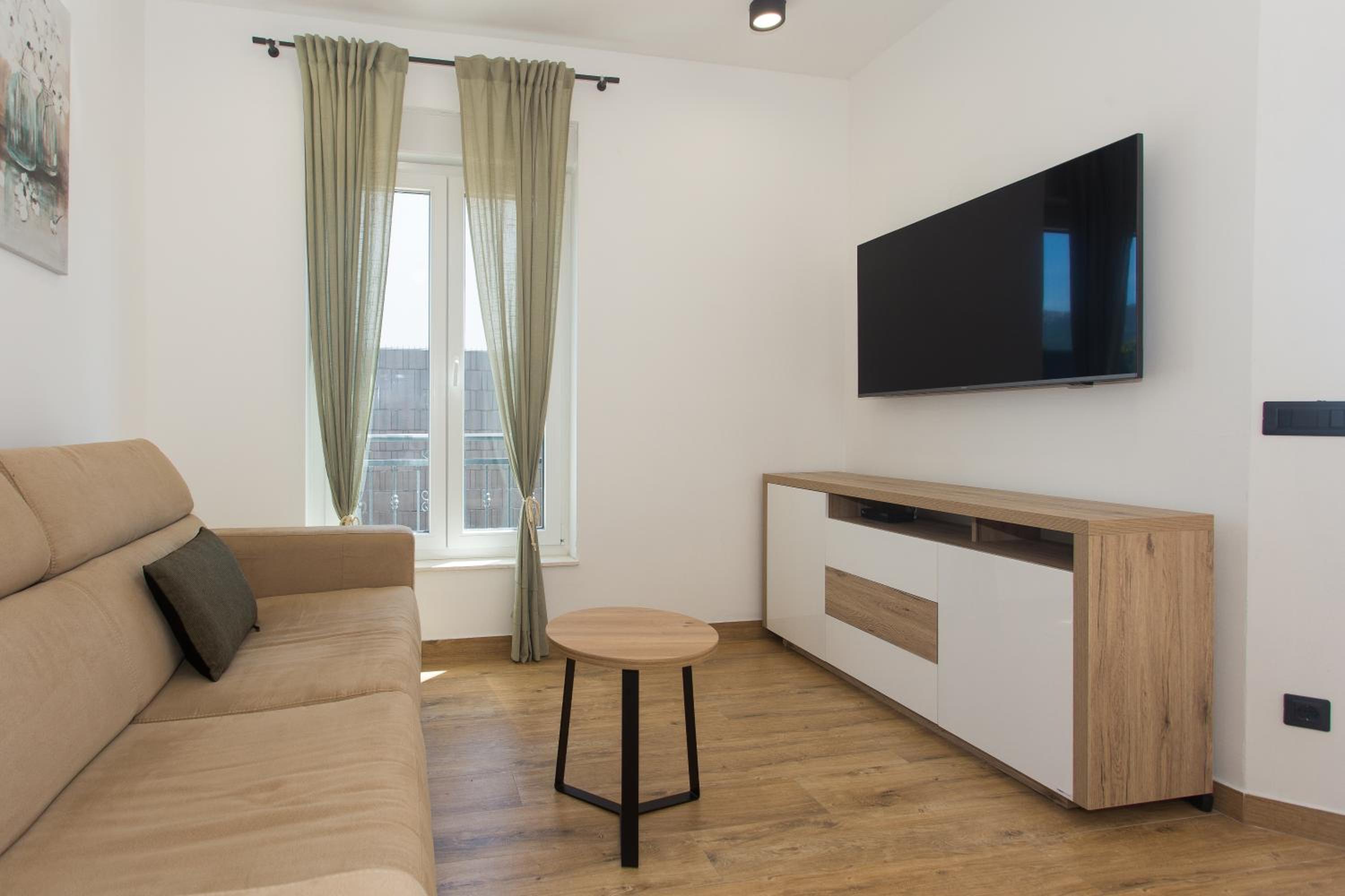 Modern apartment with swimming pool, photo 47
