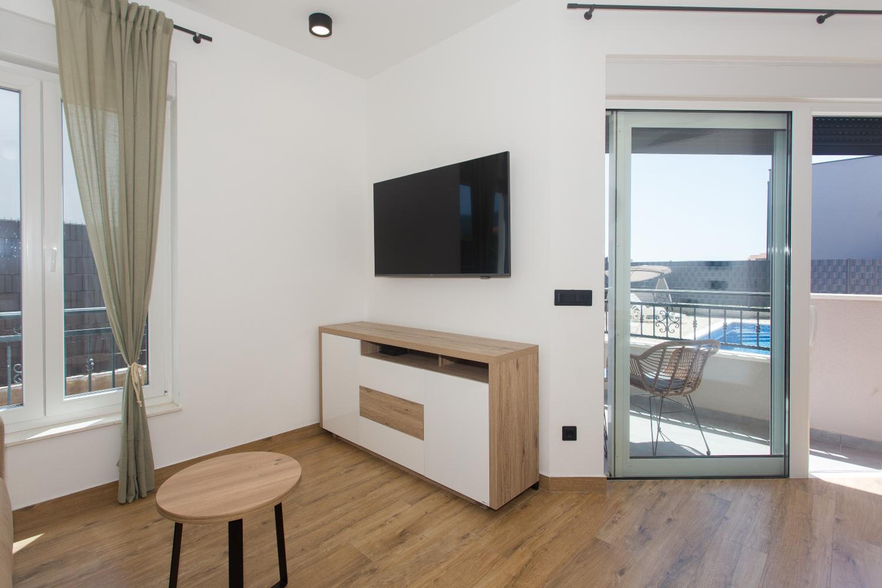 Modern apartment with swimming pool, photo 33