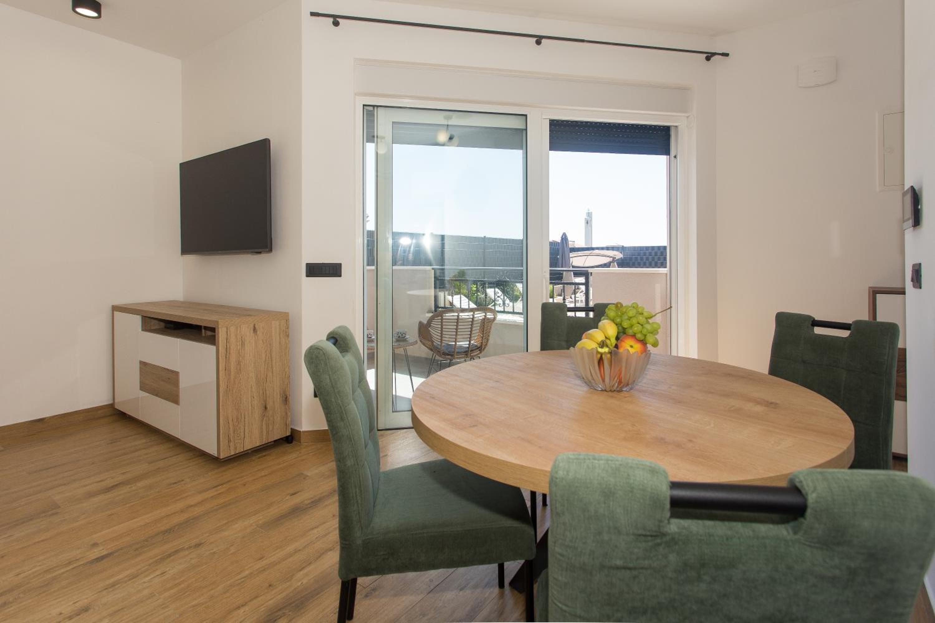Modern apartment with swimming pool, photo 24