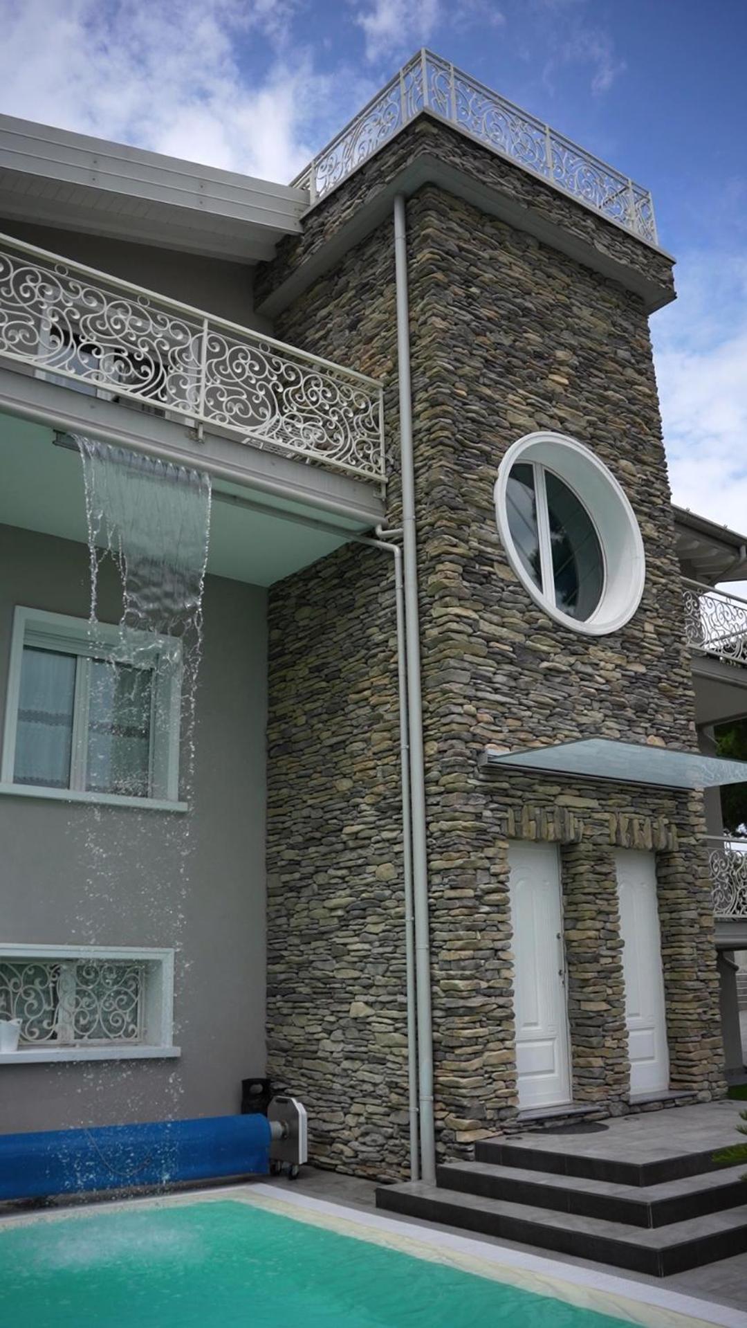 Hotel B&B Bellavista Exclusive in zona centrale con piscina e Jacuzzi vista lago - Image 1