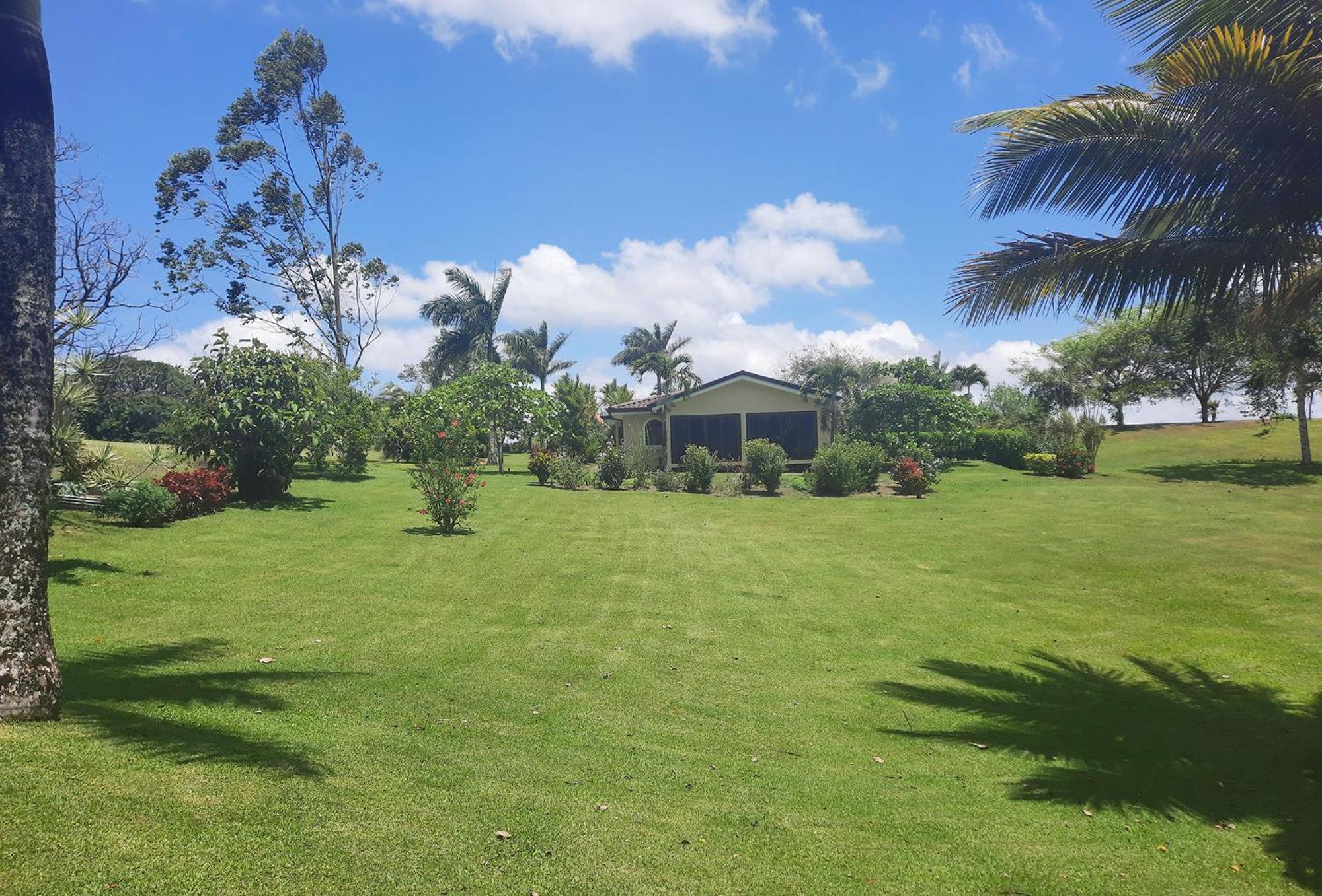 TOP RATED - Stunning Lake Arenal 2 Bed Country House