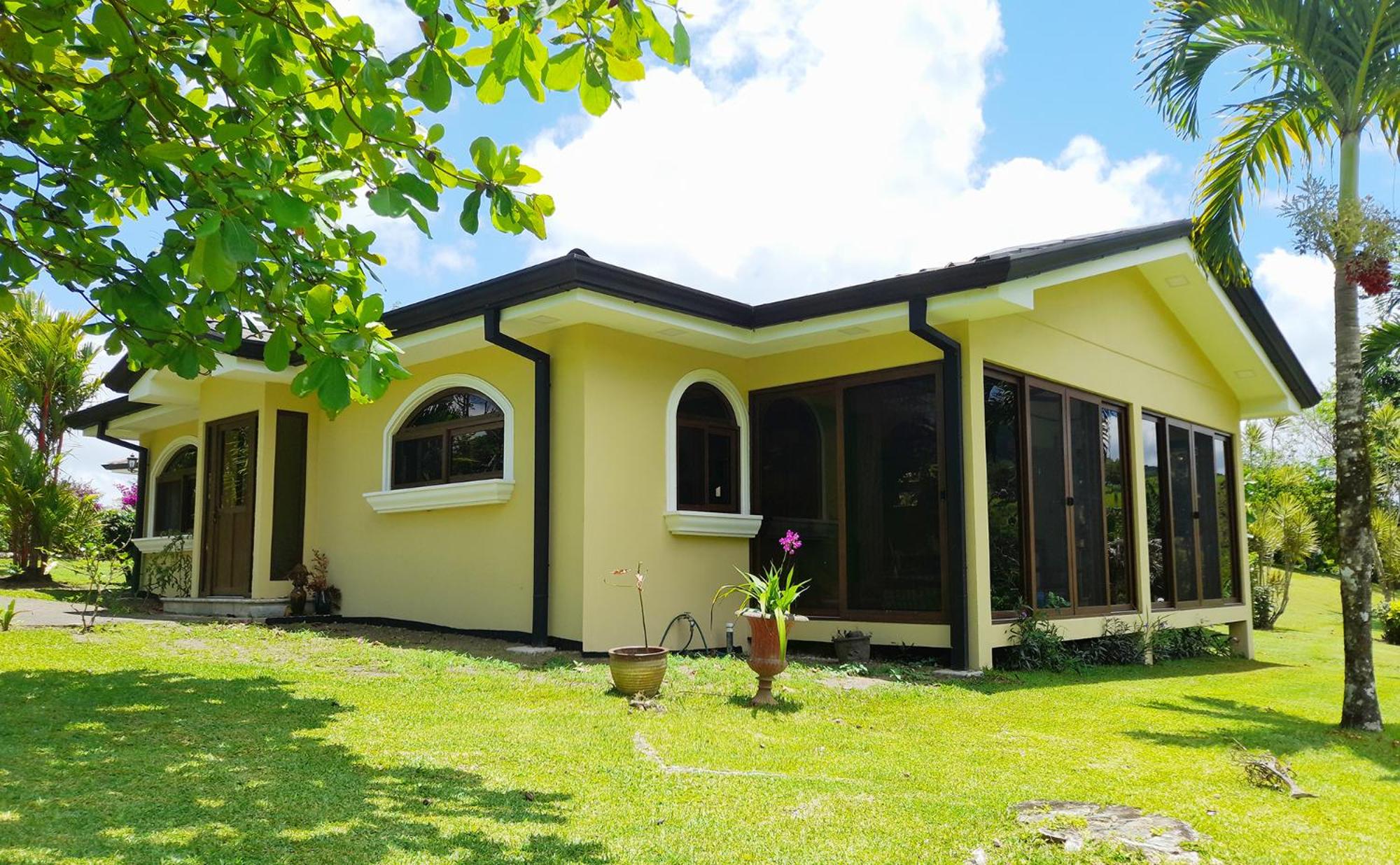 TOP RATED - Stunning Lake Arenal 2 Bed Country House