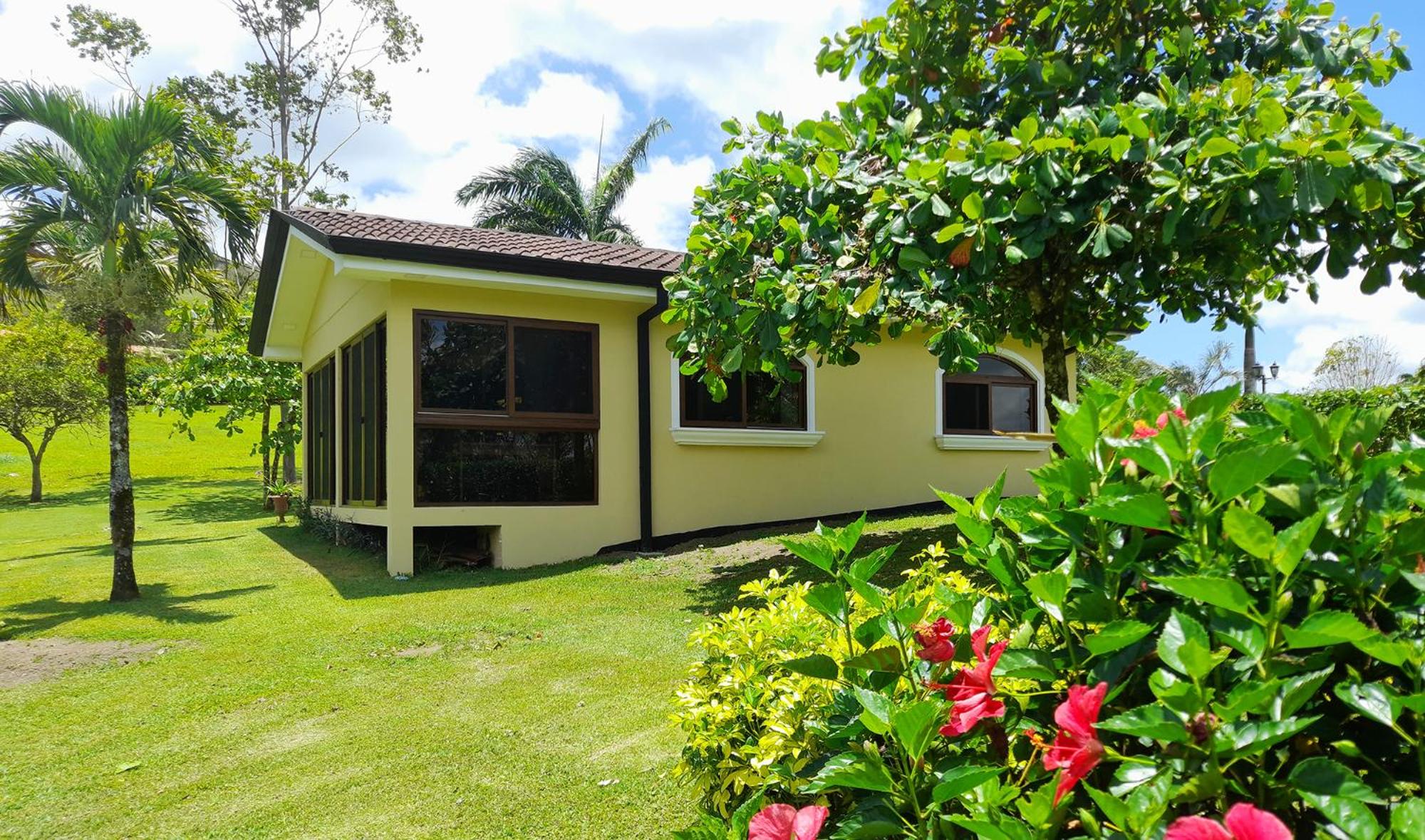 TOP RATED - Stunning Lake Arenal 2 Bed Country House