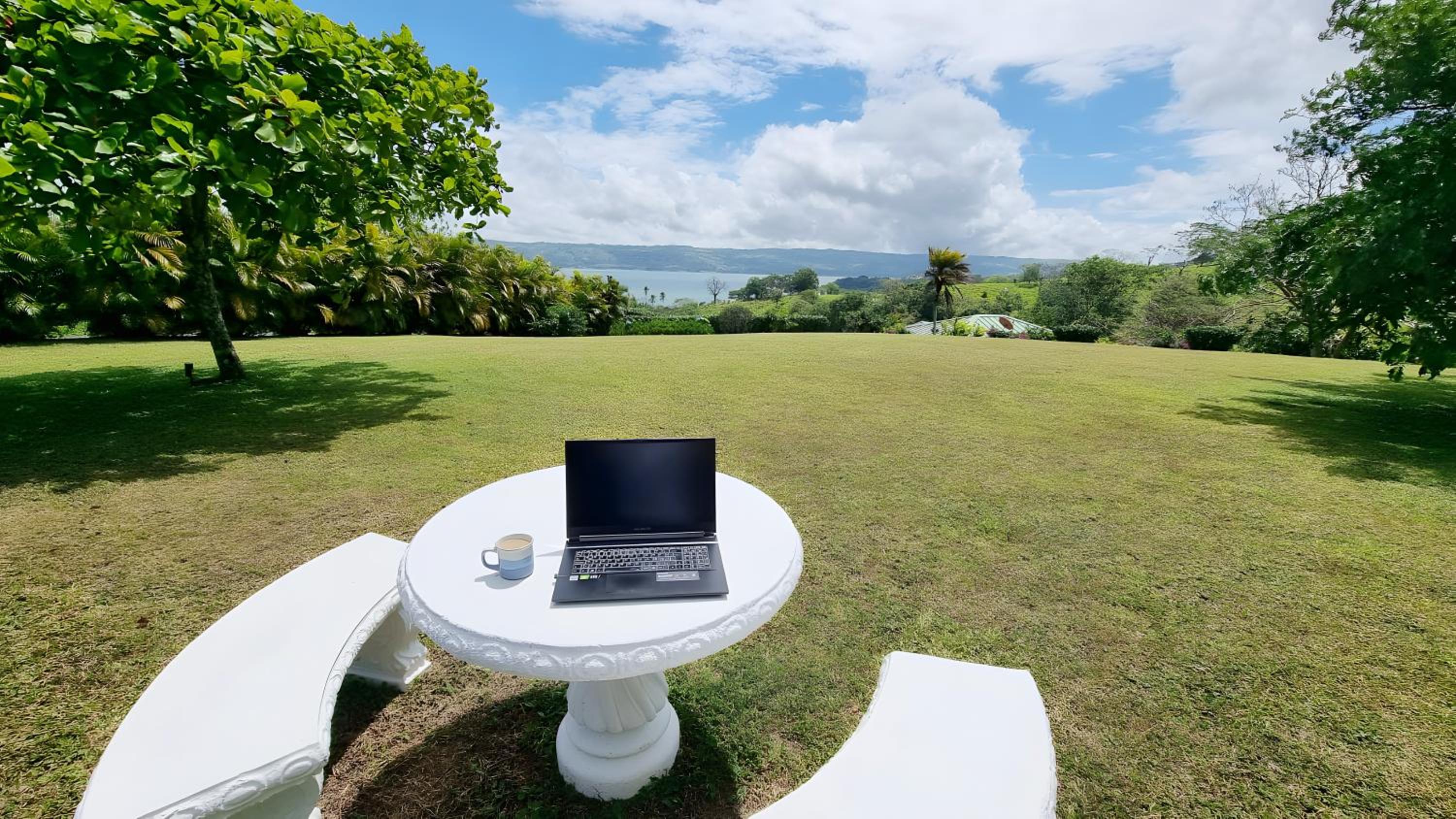 TOP RATED - Stunning Lake Arenal 2 Bed Country House