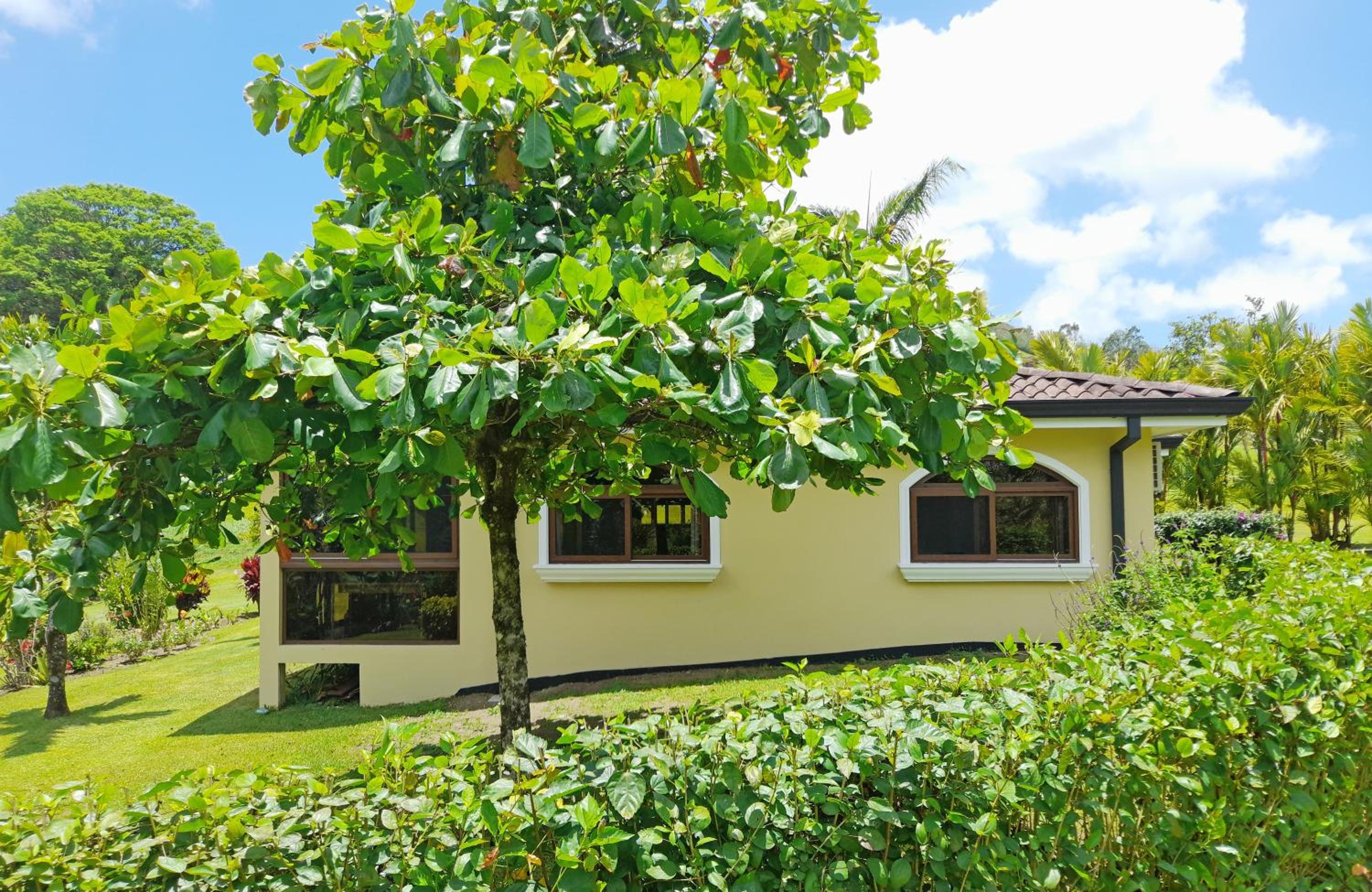 TOP RATED - Stunning Lake Arenal 2 Bed Country House