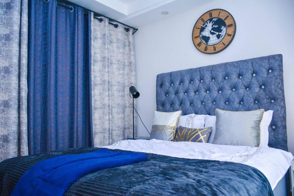 Lovely instantworthy Premier One Bedroom Apartment