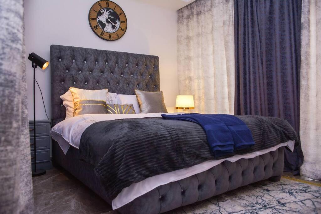Lovely instantworthy Premier One Bedroom Apartment