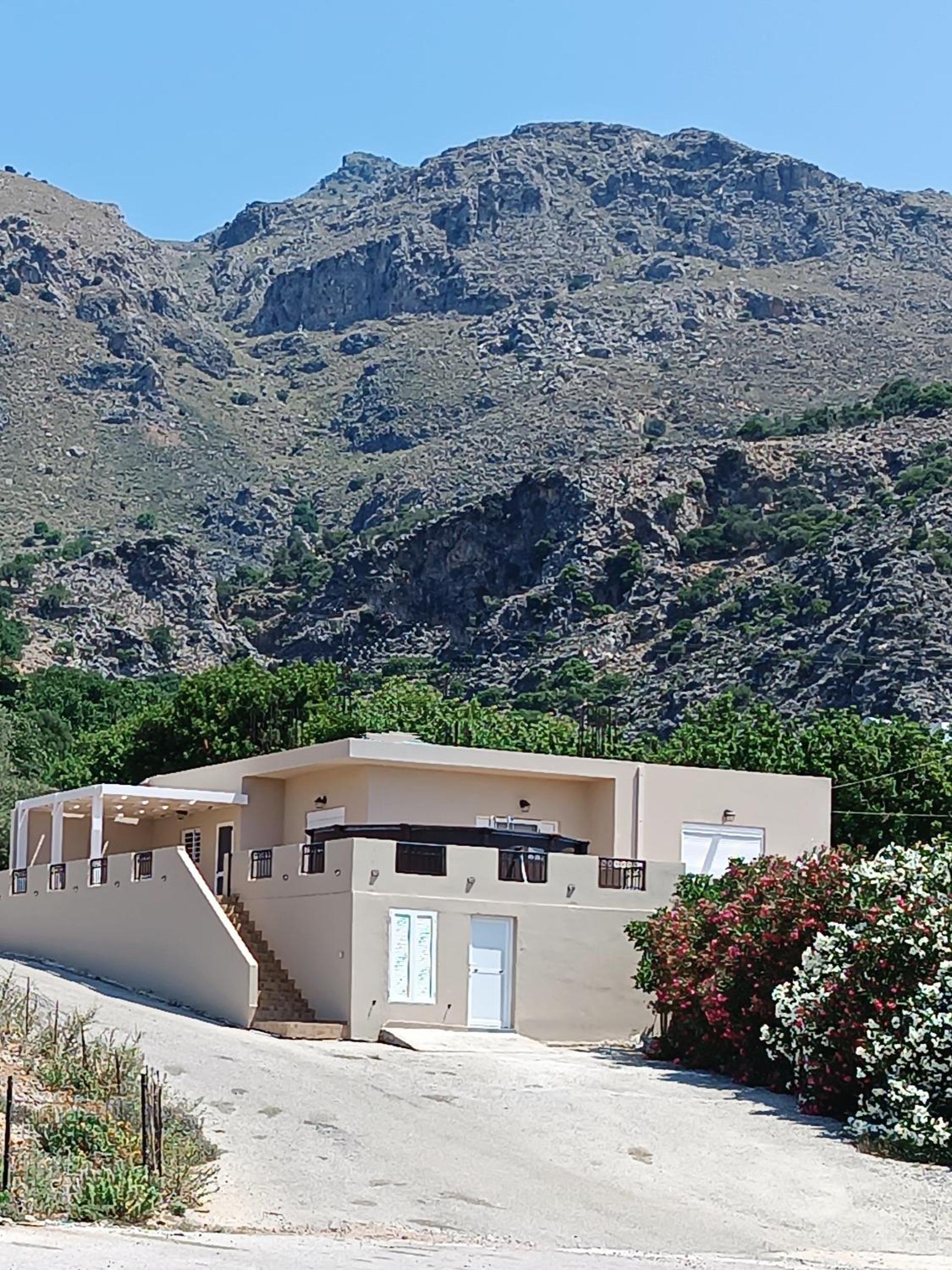 Serenitas, family house with great views view 5