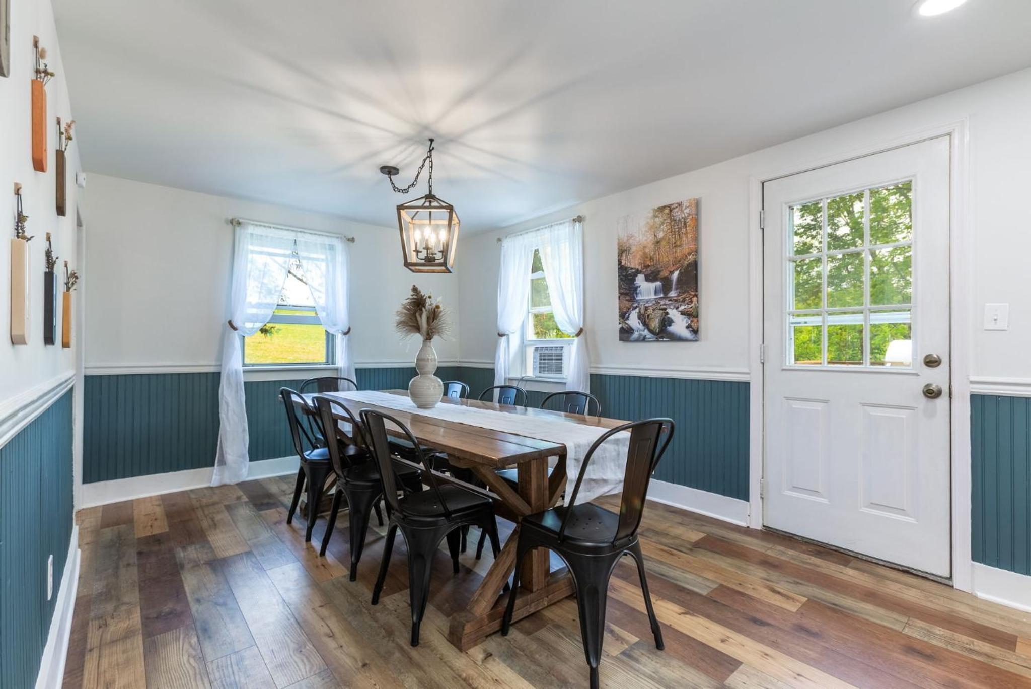 Unique Stay! Ricketts Chic Farmhouse Retreat with Stargazing Bubble Tent view 3