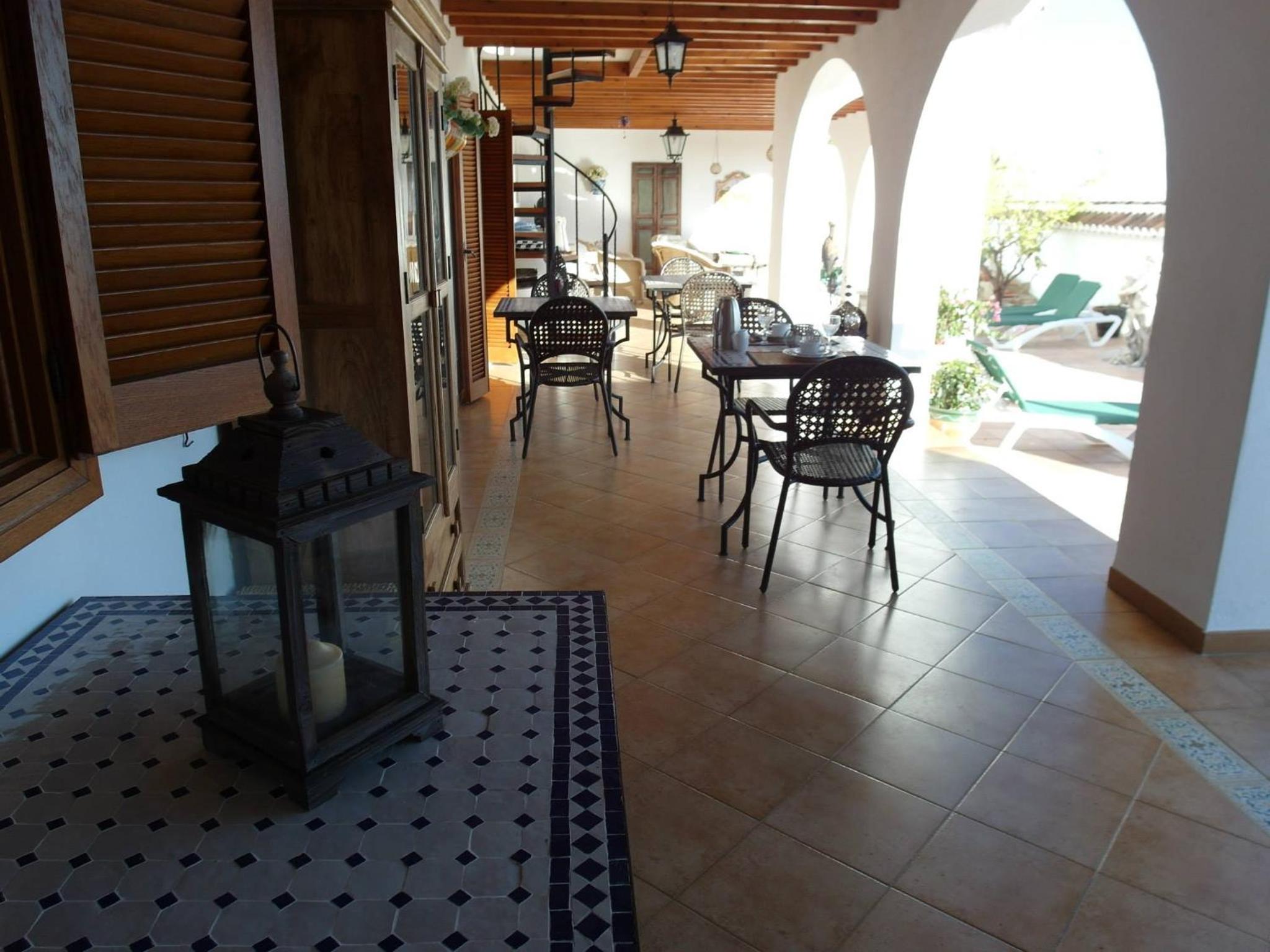 Casa Roble B&B