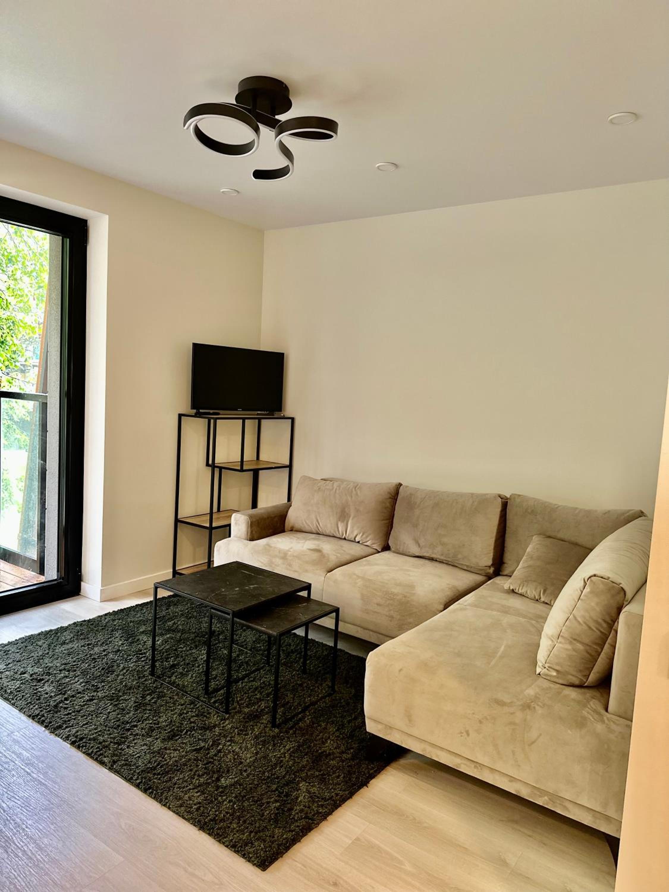 Green Leaf Apartment Vanagupe