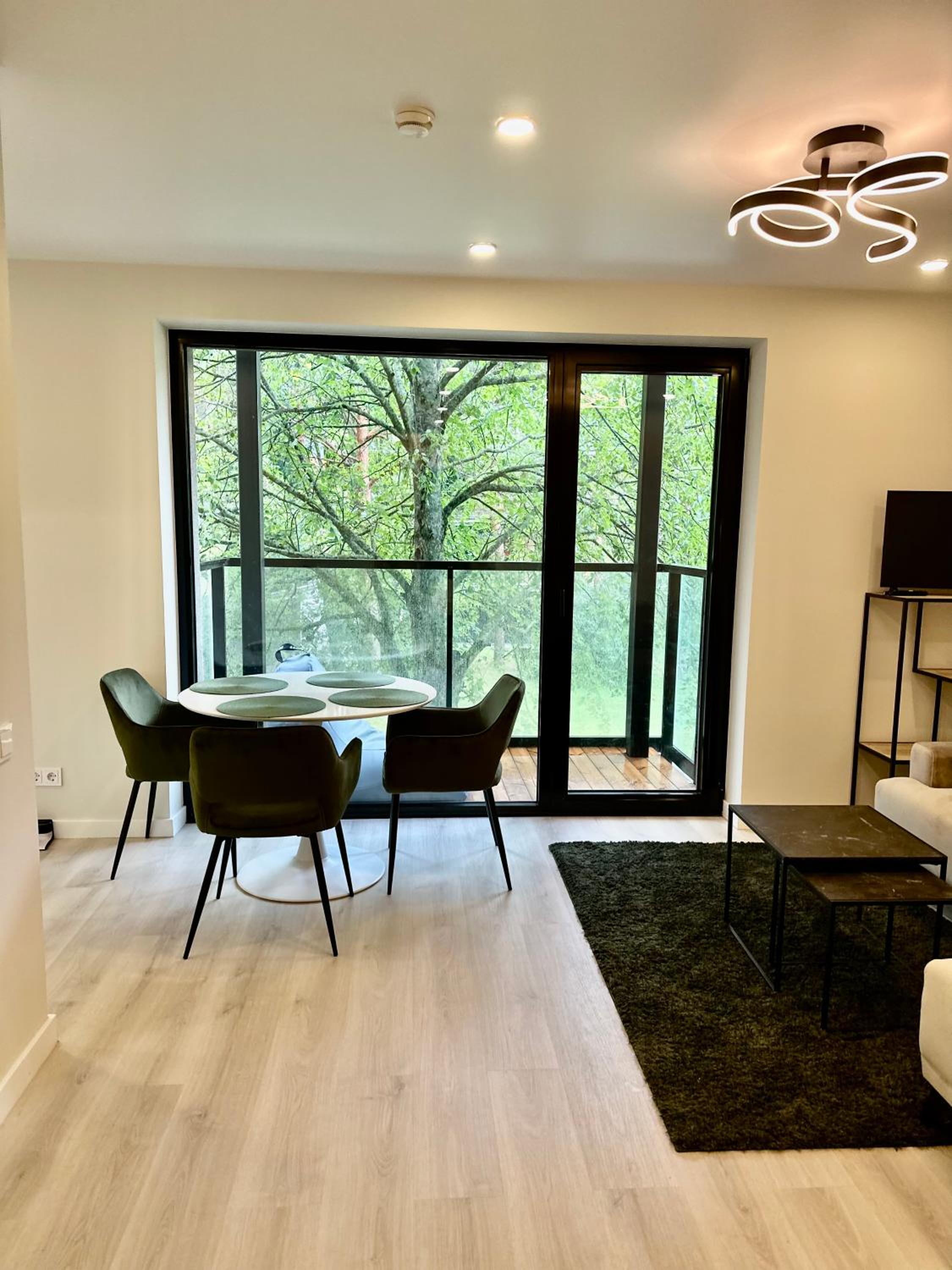 Green Leaf Apartment Vanagupe
