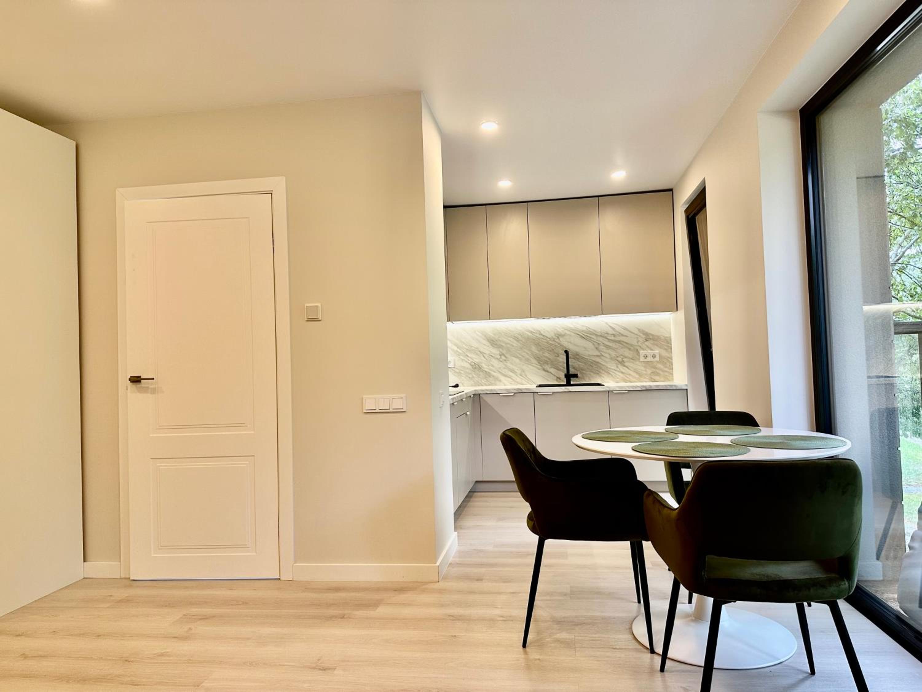 Green Leaf Apartment Vanagupe