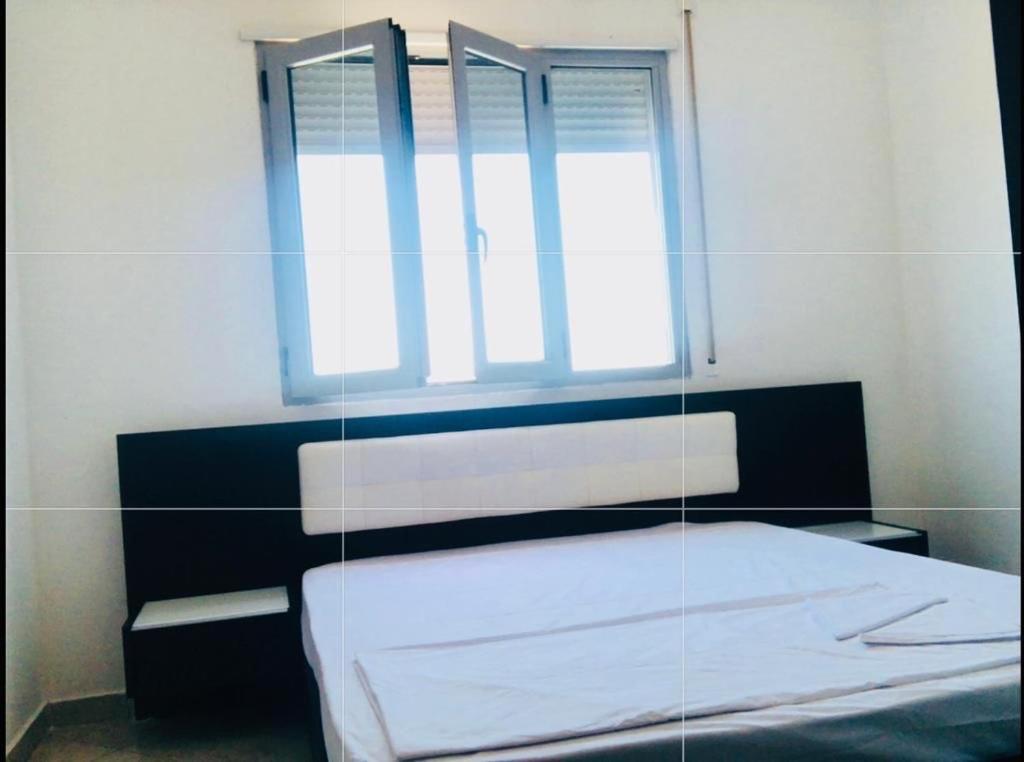 H Apartment Vlorë