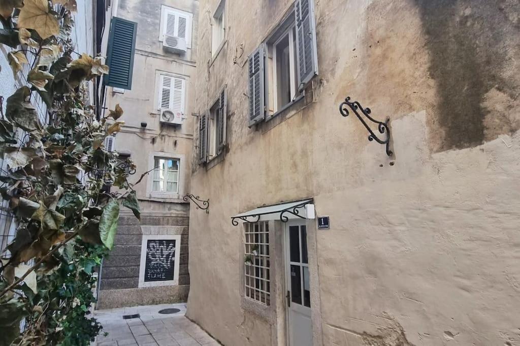 Palace Apartment