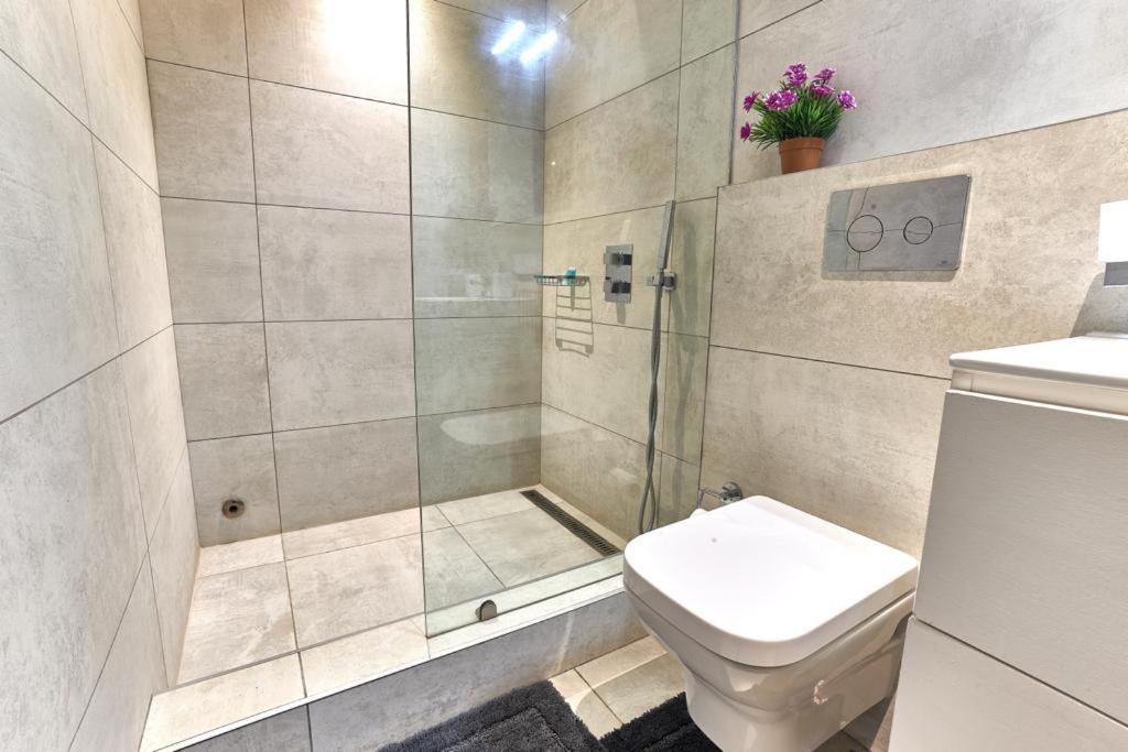 The Signature Luxury suites CPG