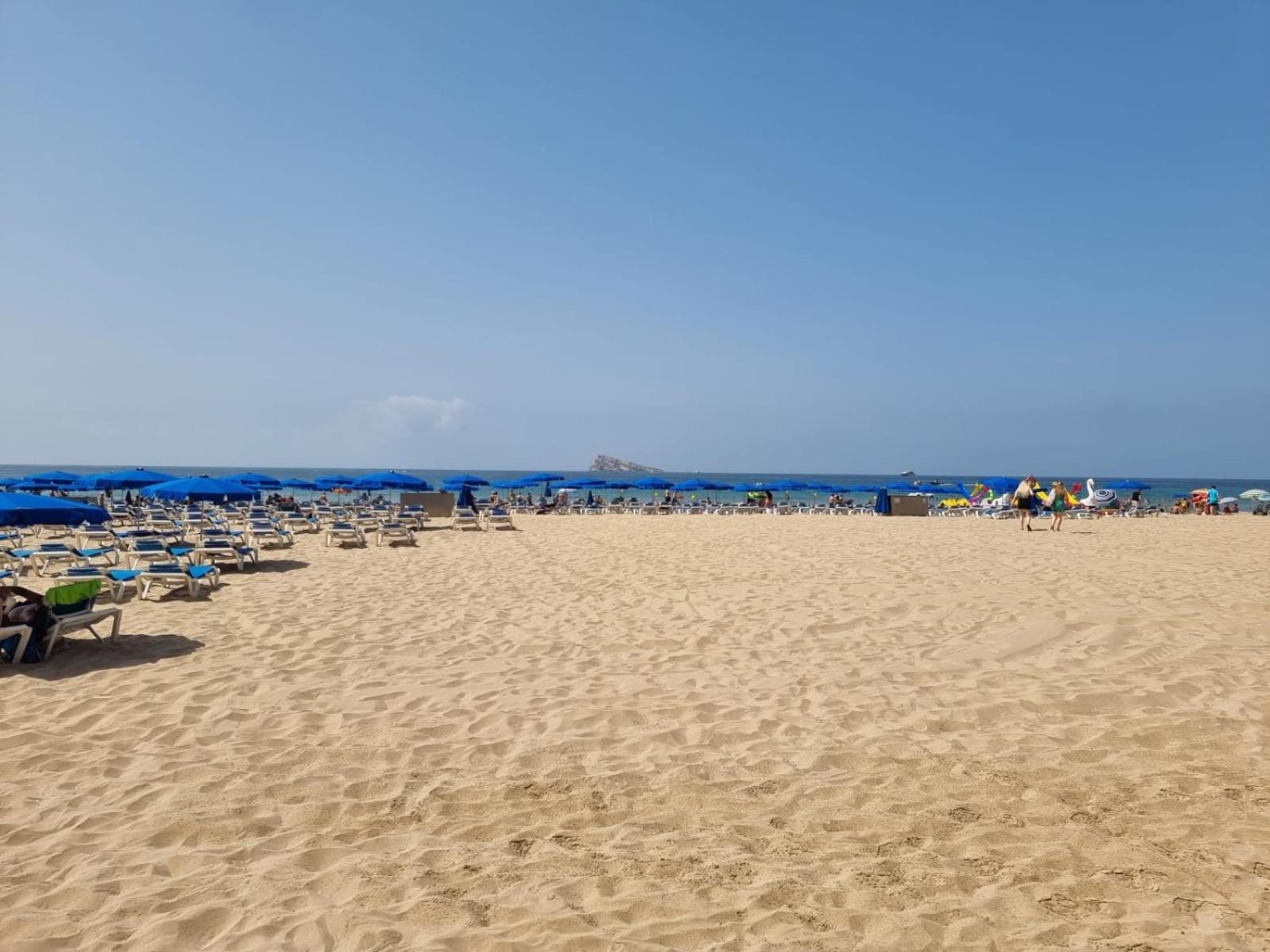 FIRST LINE 2-bedroom apartment, POOL, free WI-FI, air-conditioning, FREE parking