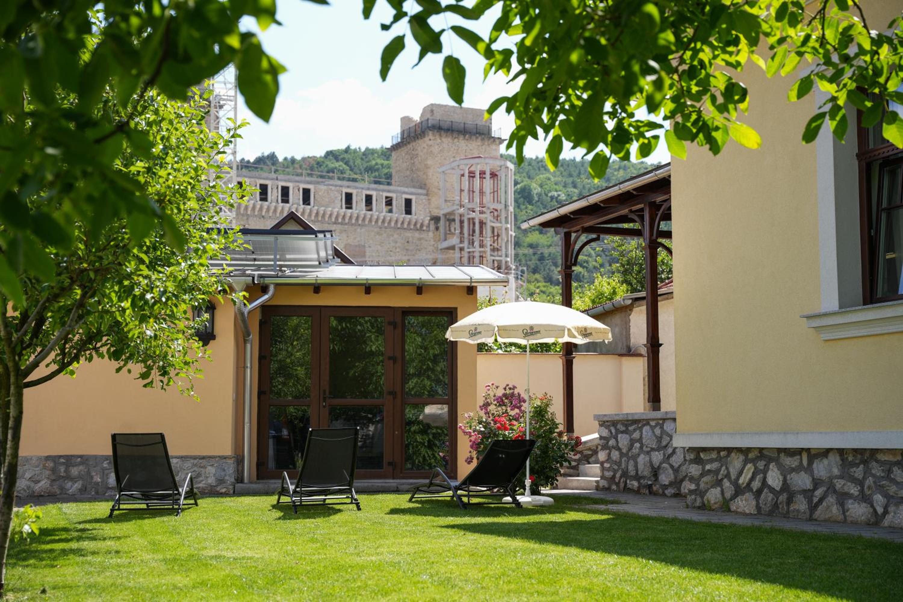 Várkert Deluxe Apartmanház - korlátlan privát wellness view 4